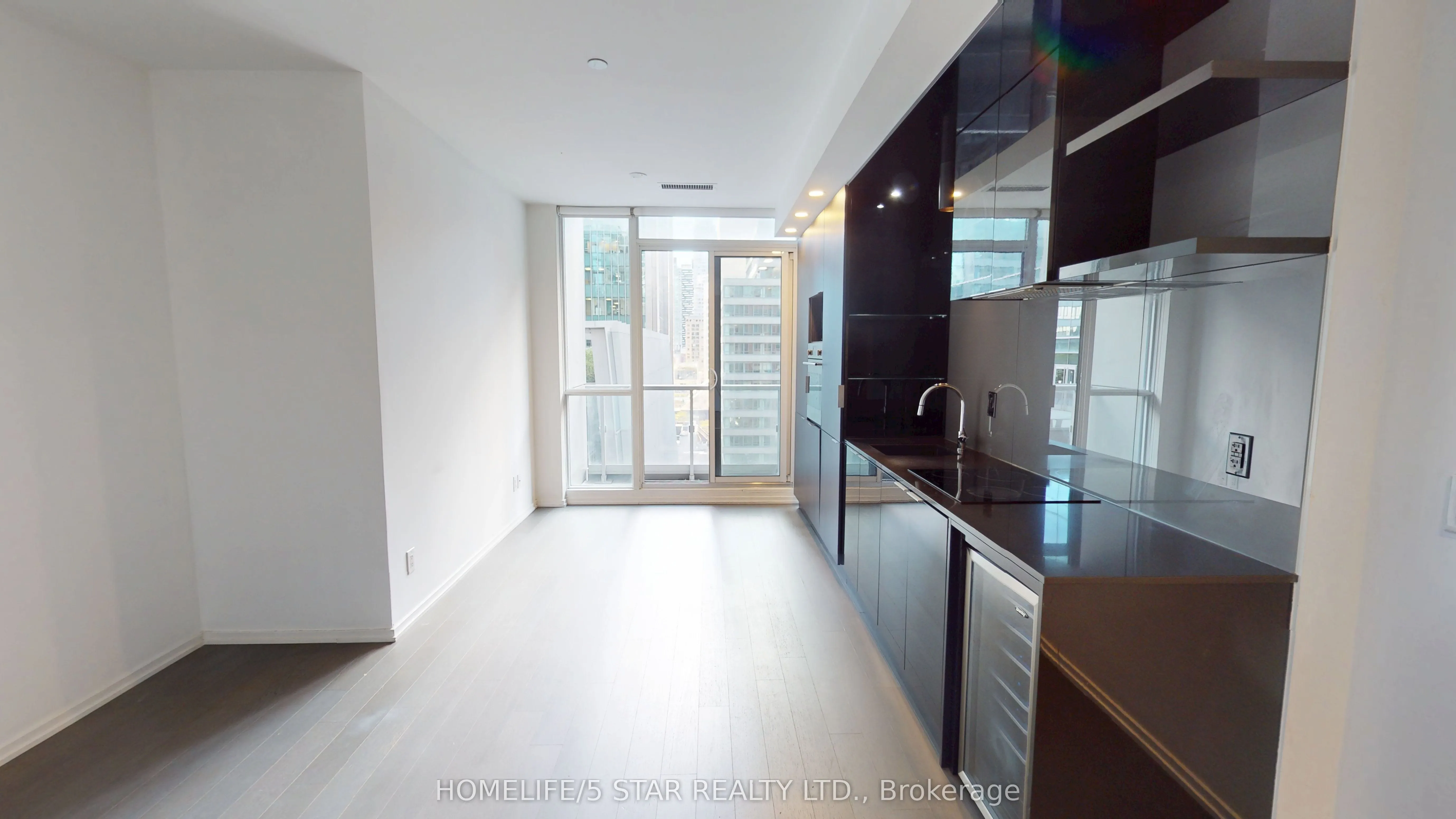 70 Temperance Street, #912