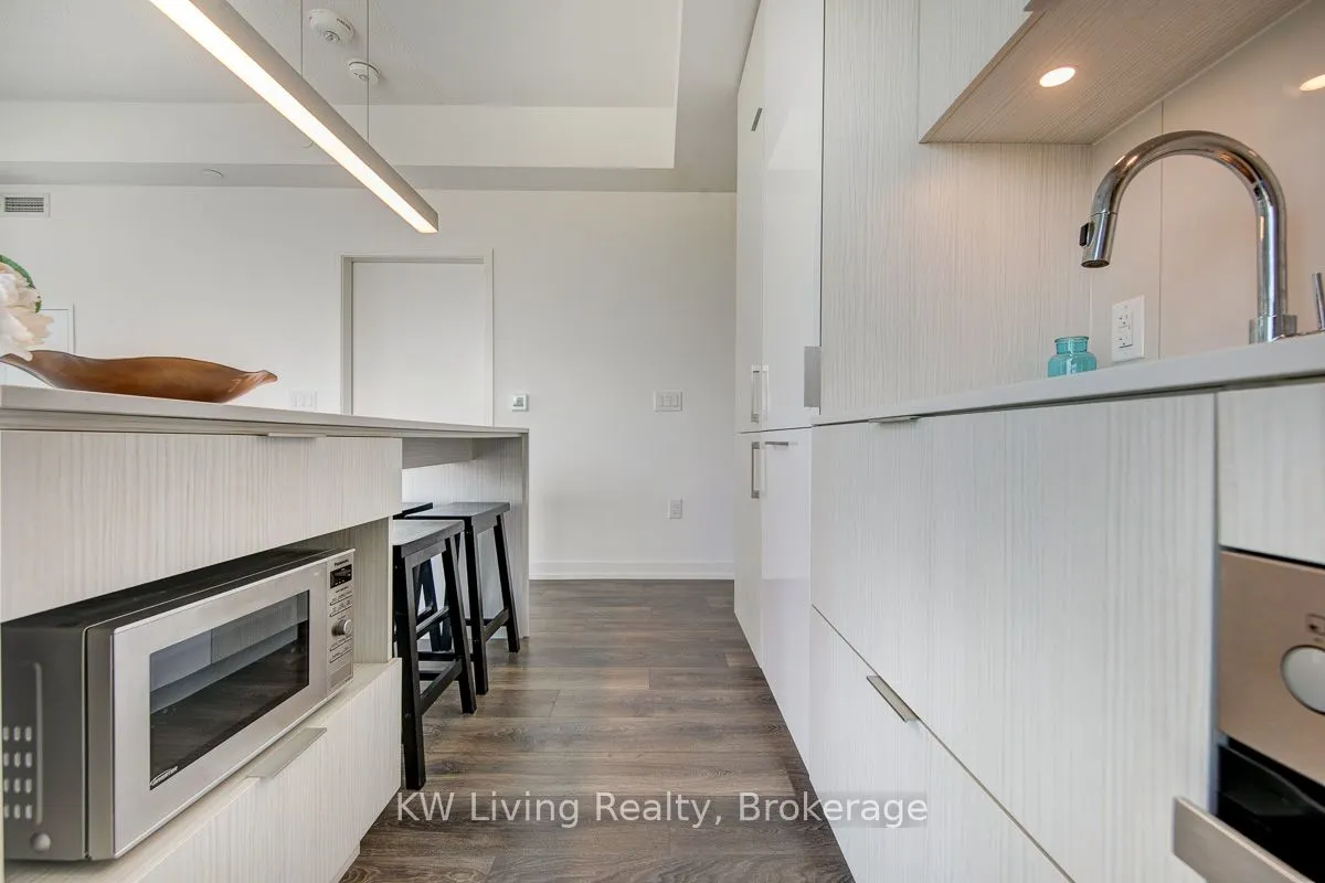 15 Lower Jarvis Street, #815