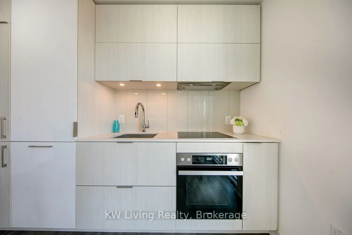 15 Lower Jarvis Street, #815