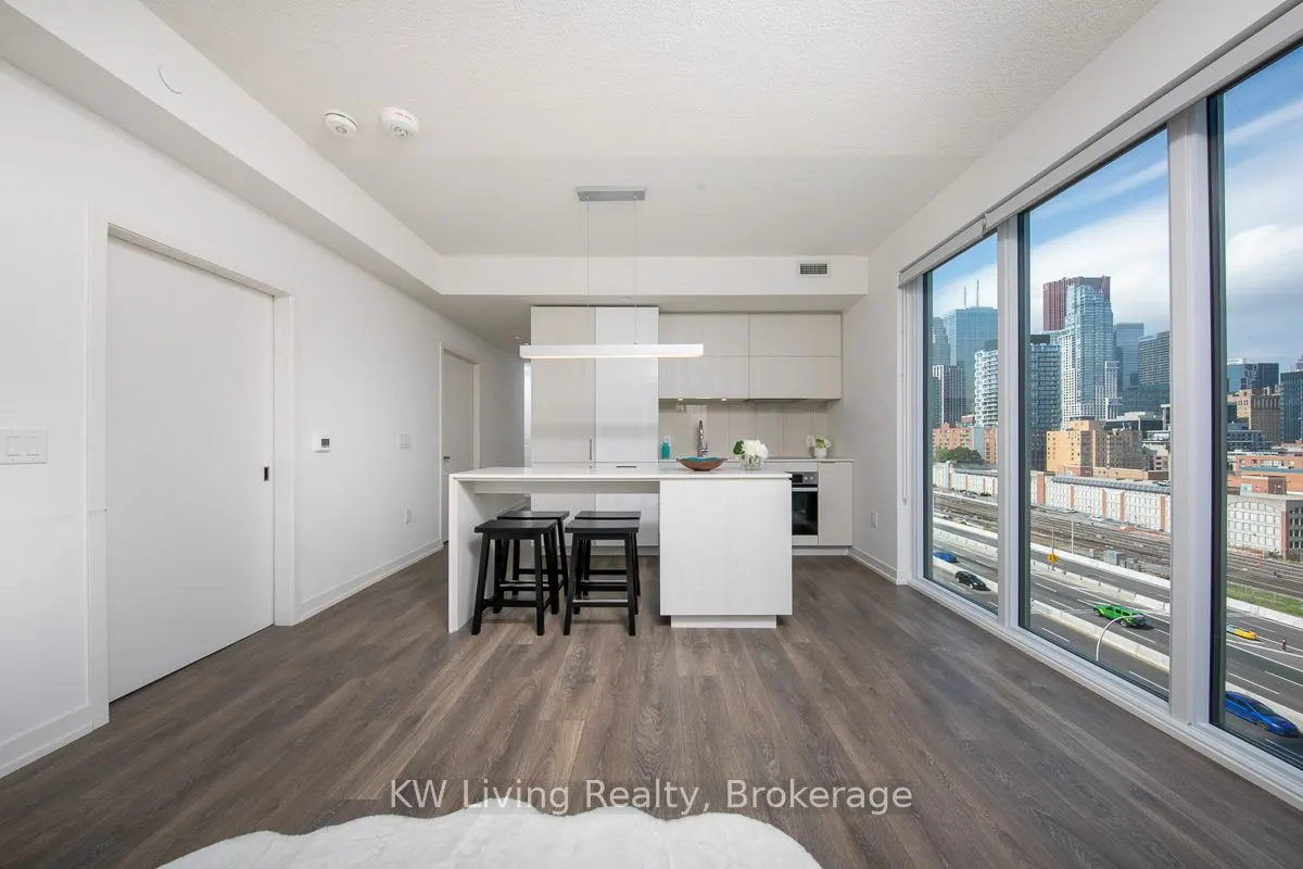 15 Lower Jarvis Street, #815
