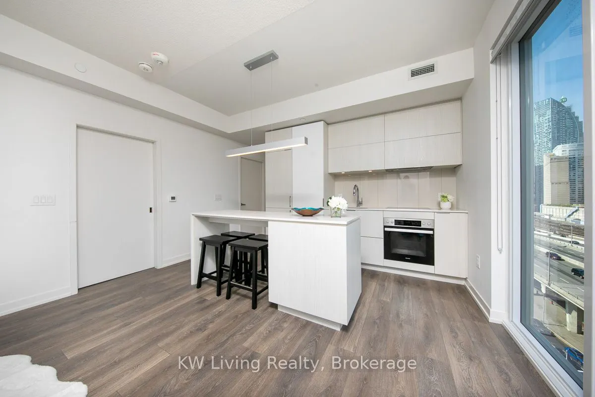 15 Lower Jarvis Street, #815