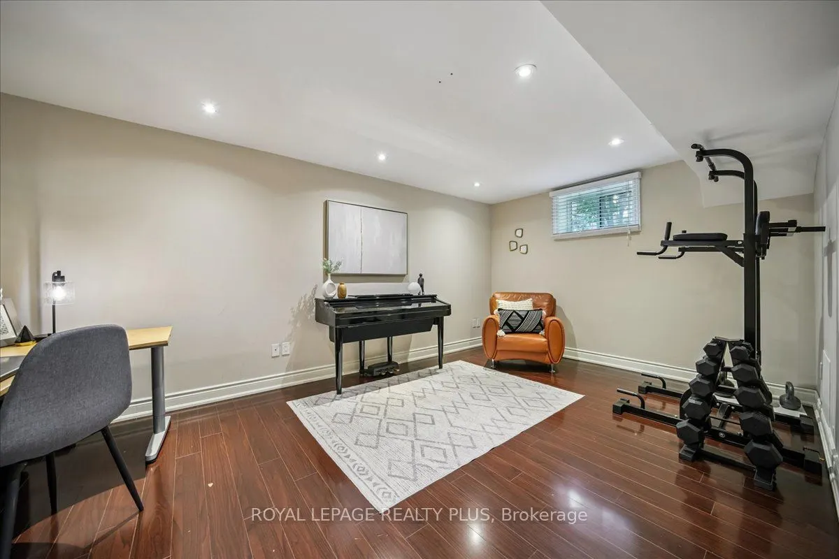 265 Winnett Avenue