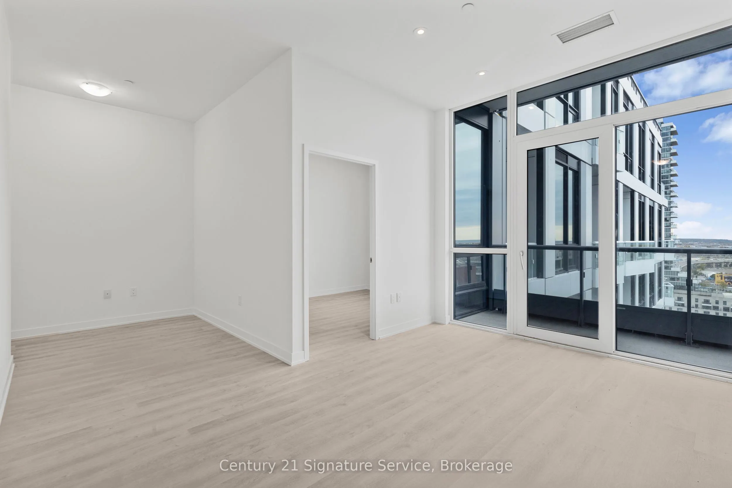 15 Richardson Street, #2010