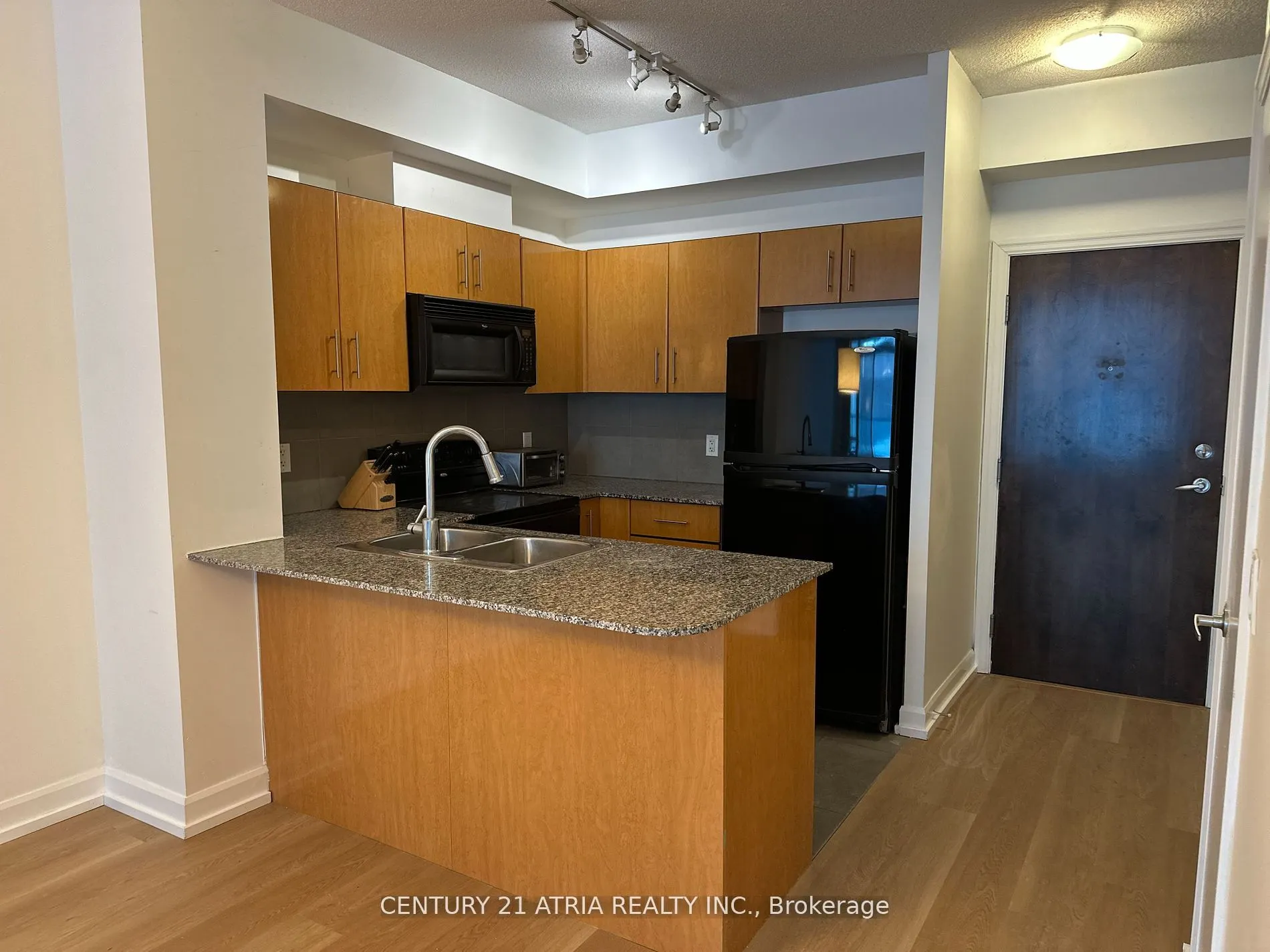 16 Yonge Street, #319