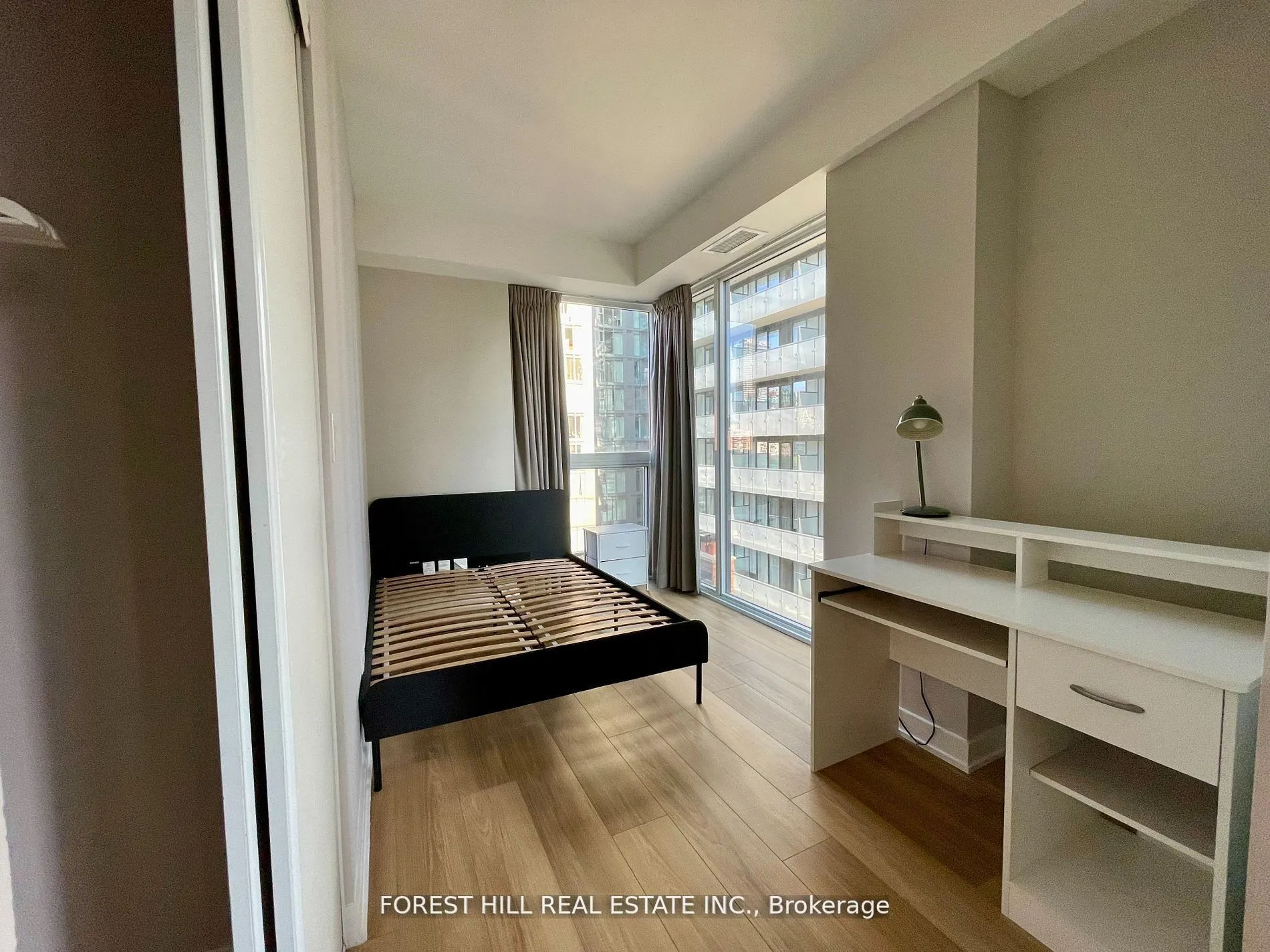 17 Dundonald Street, #908