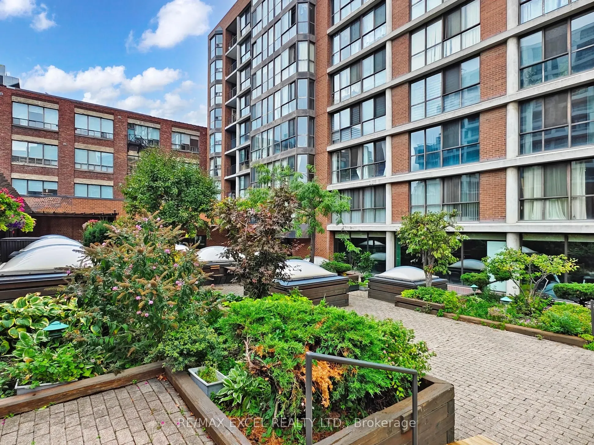 188 Spadina Avenue, #406