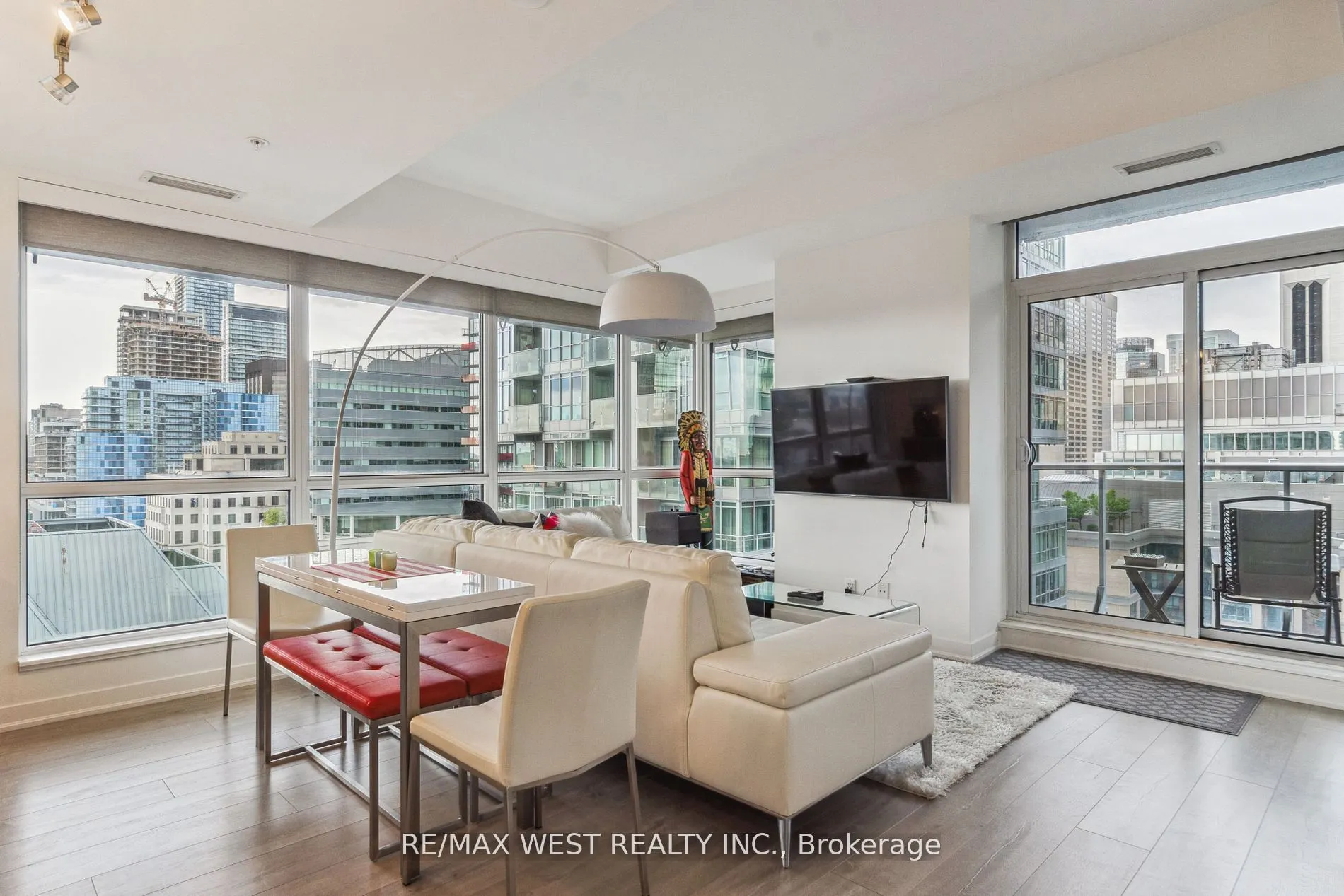 30 Nelson Street, #1802