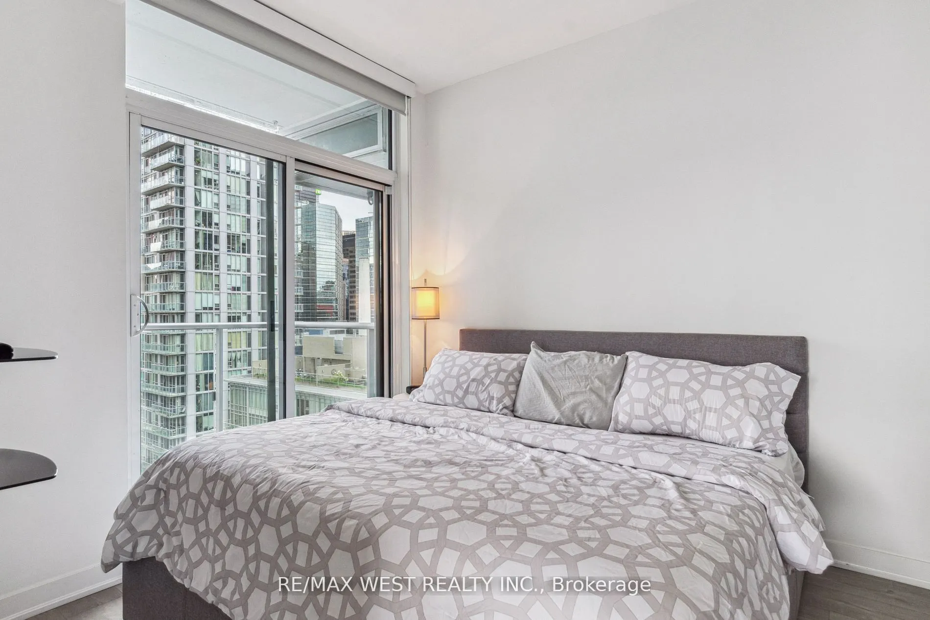 30 Nelson Street, #1802