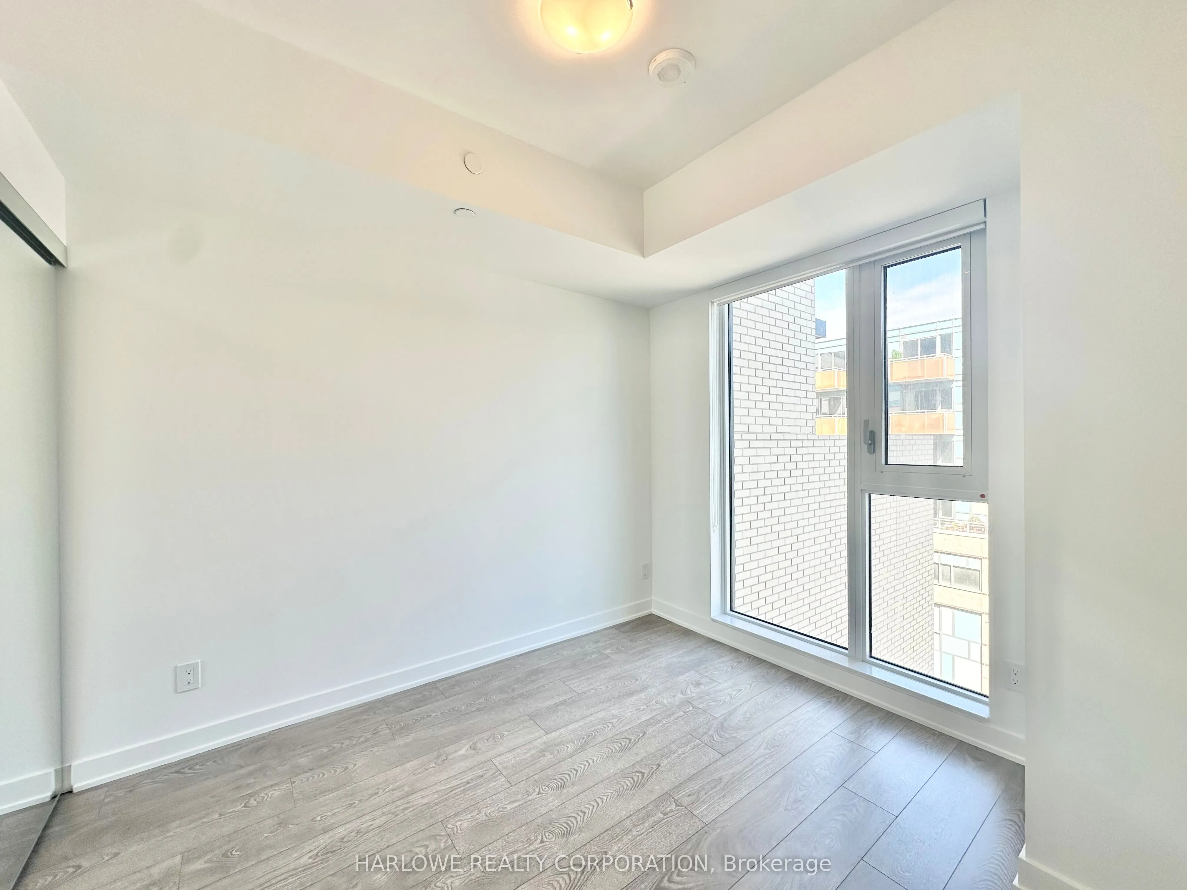 543 Richmond Street W, #802