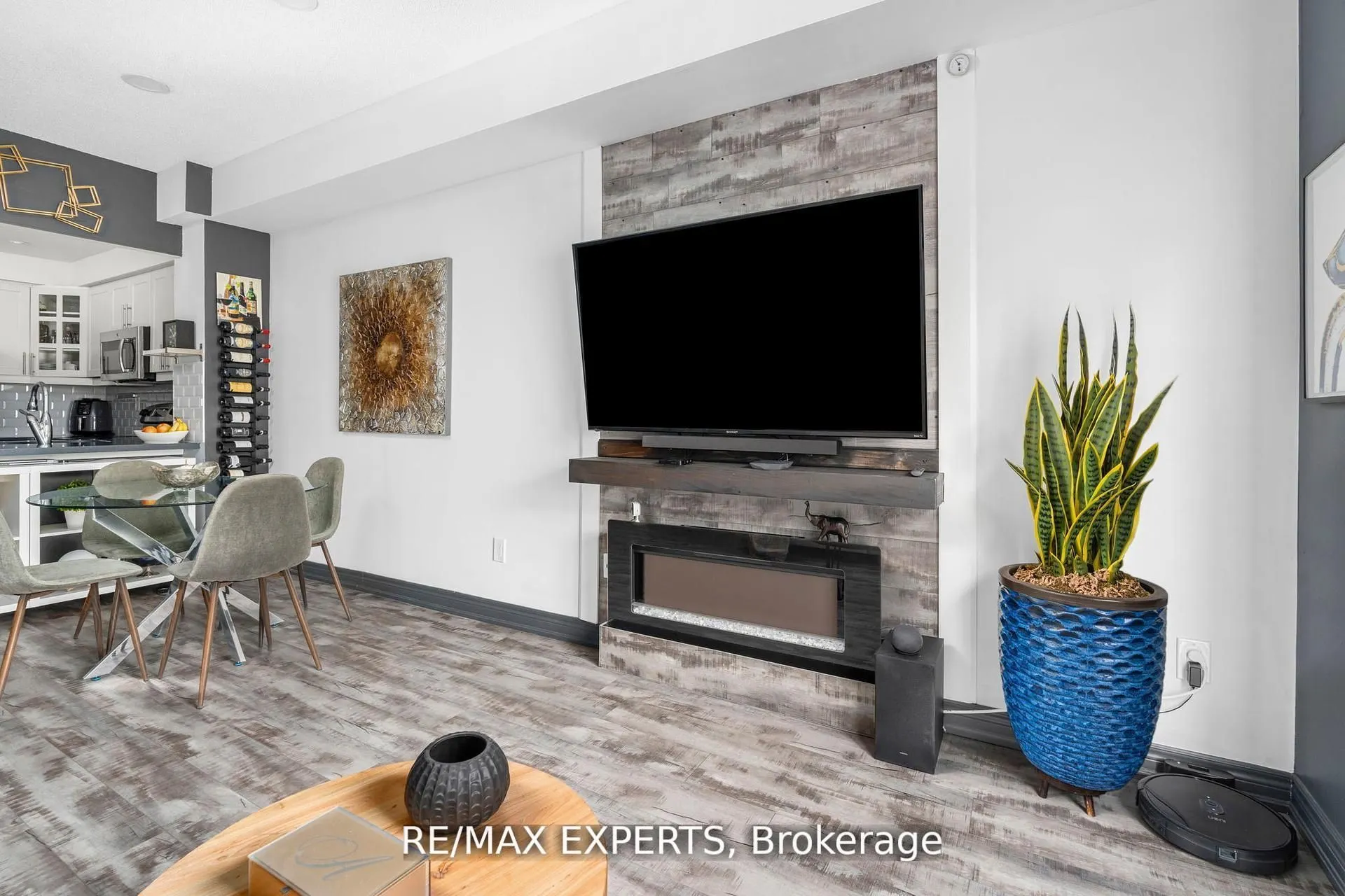 1000 Sheppard Avenue W, #206