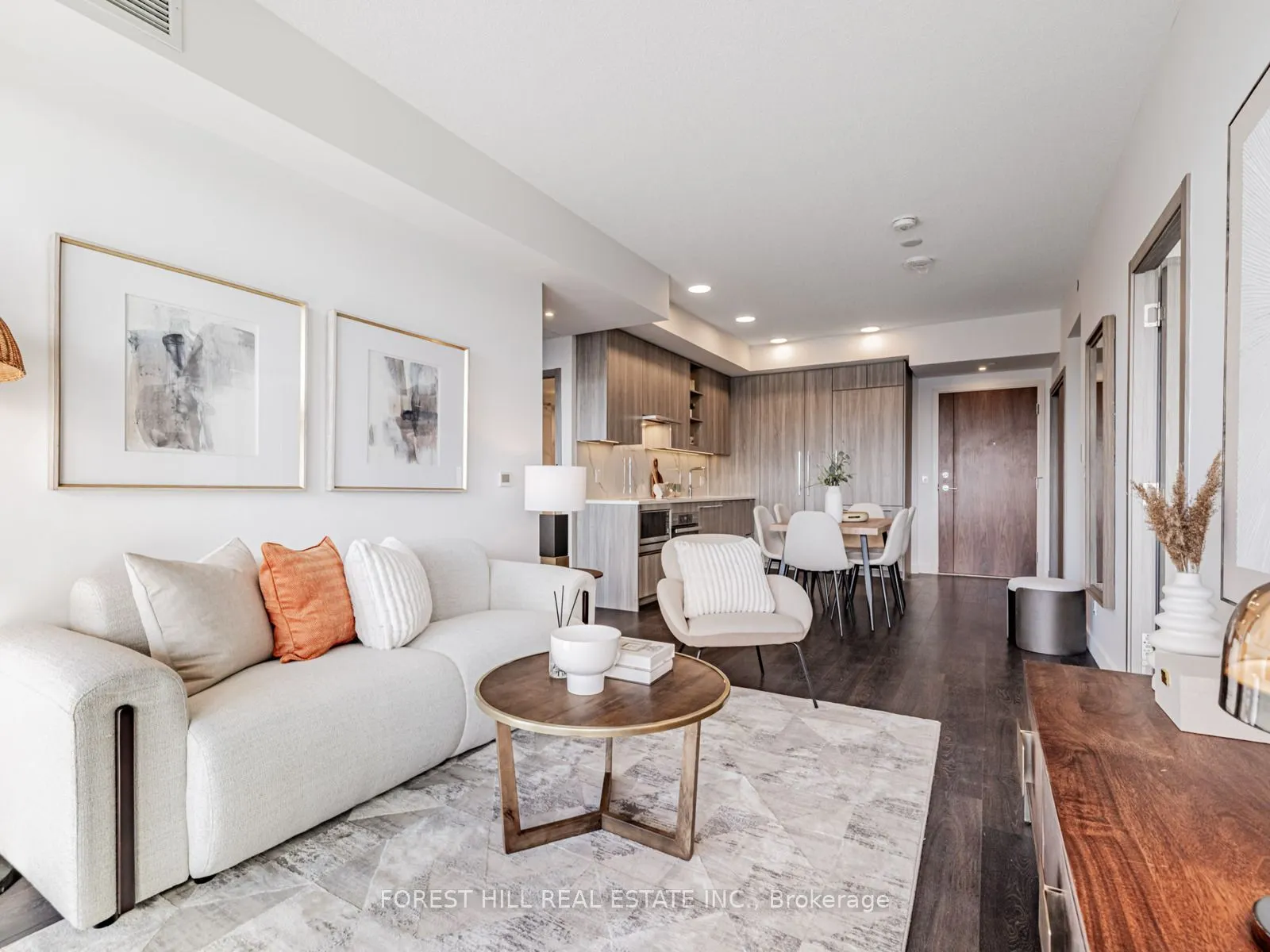 27 Mcmahon Drive, #2706
