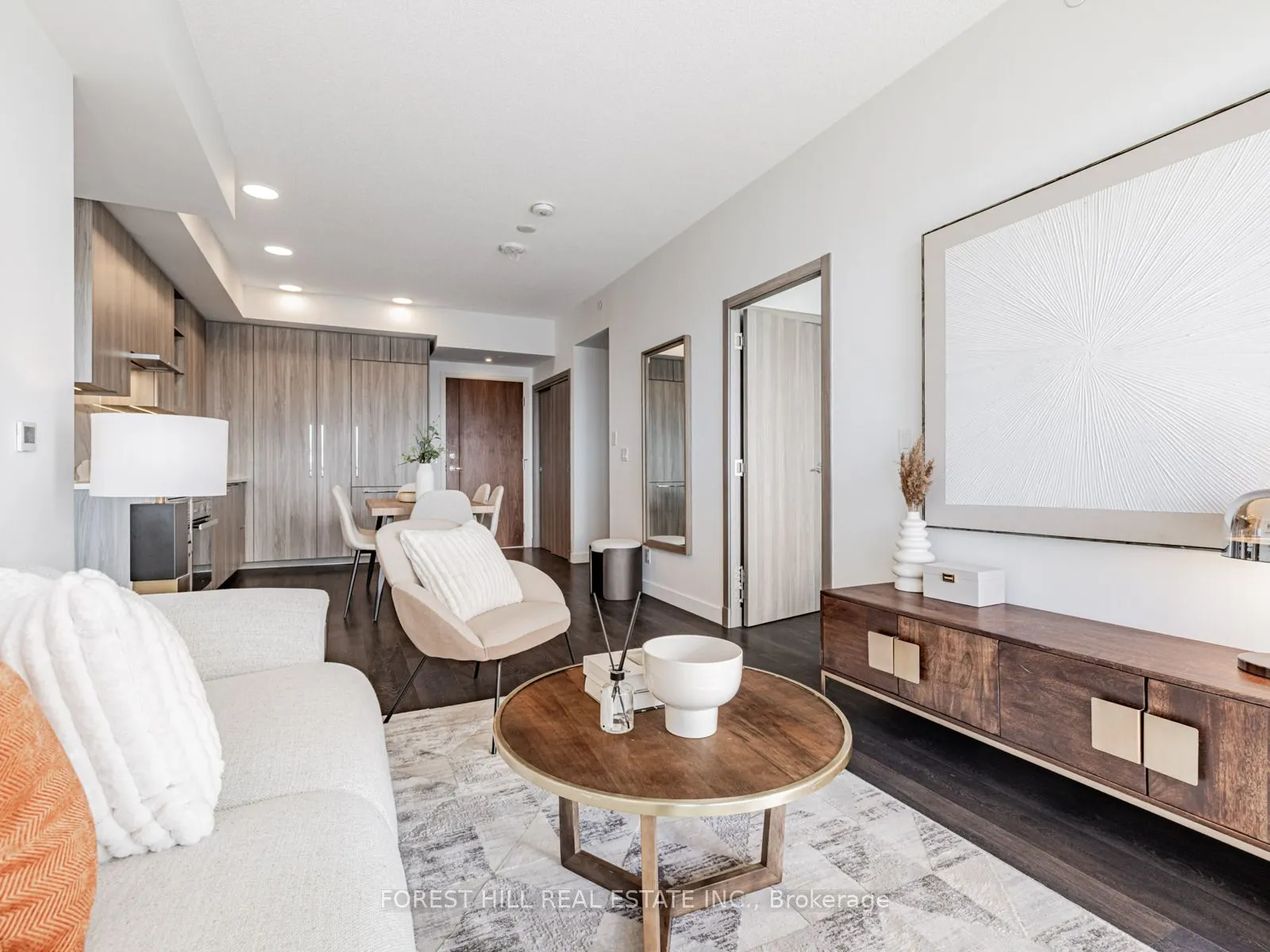 27 Mcmahon Drive, #2706