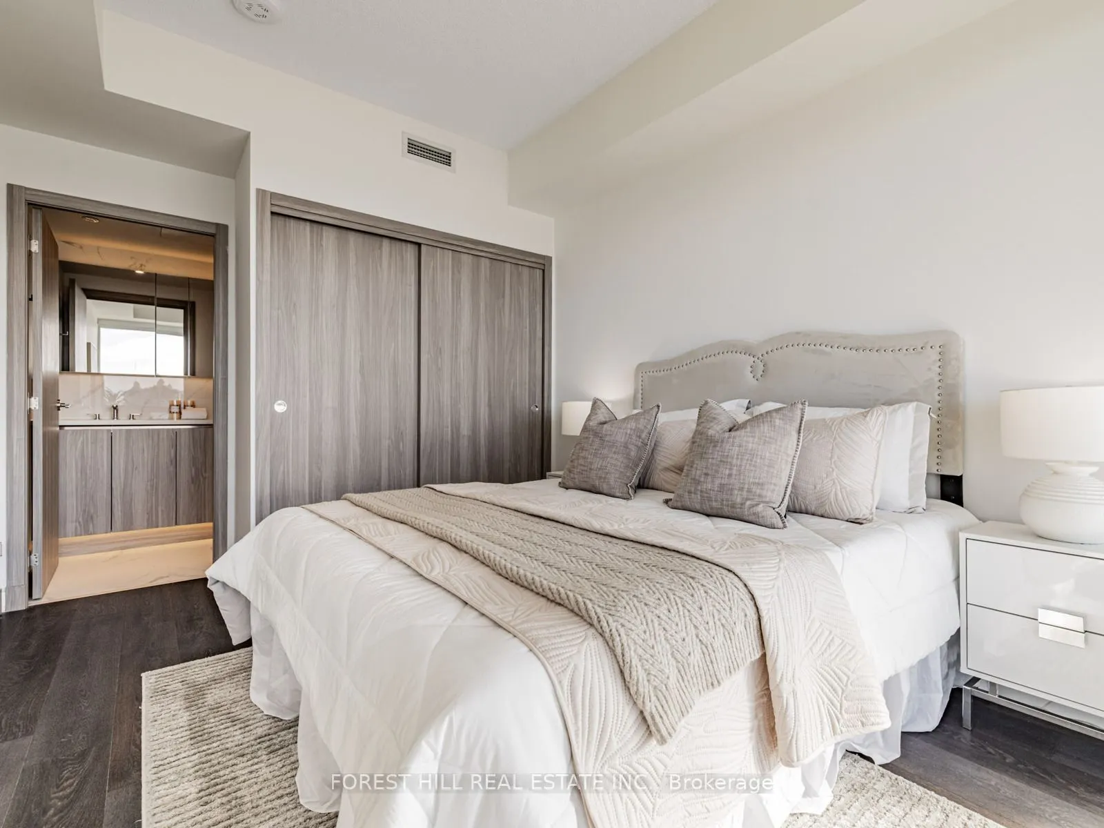 27 Mcmahon Drive, #2706