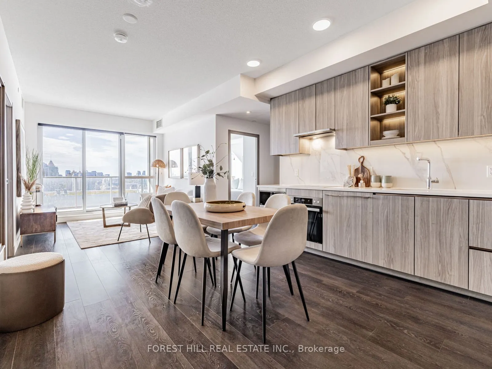 27 Mcmahon Drive, #2706