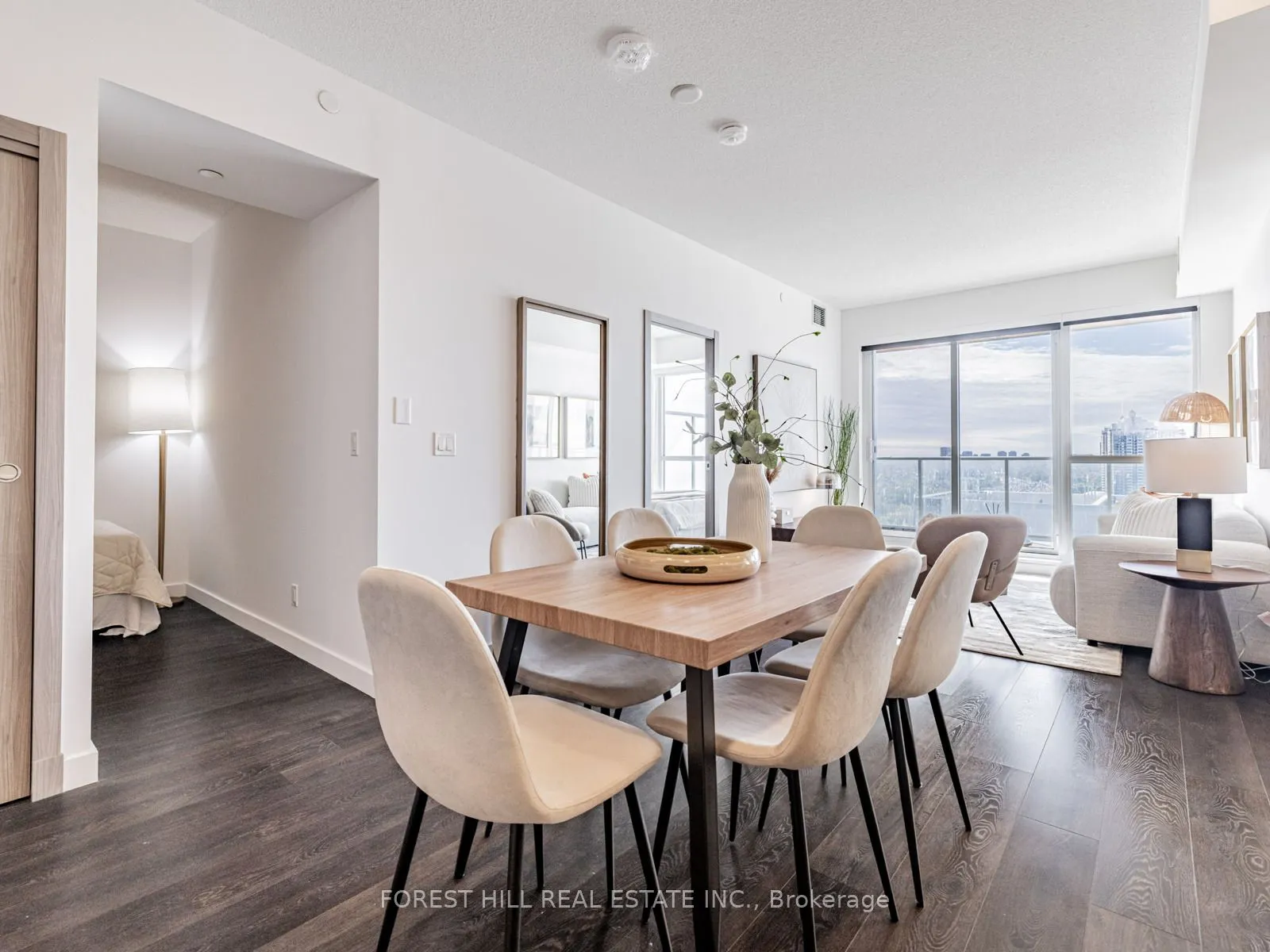 27 Mcmahon Drive, #2706