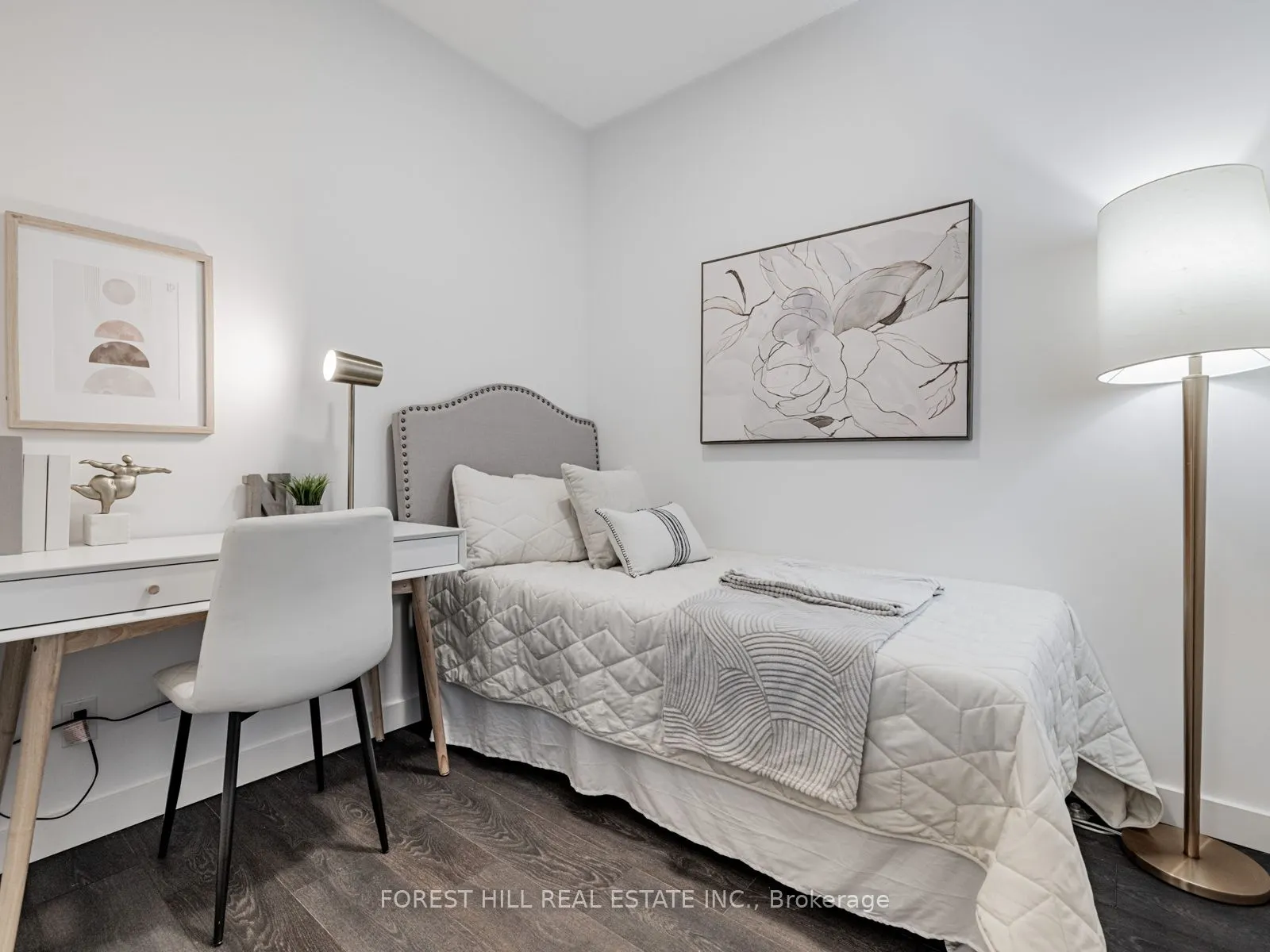 27 Mcmahon Drive, #2706