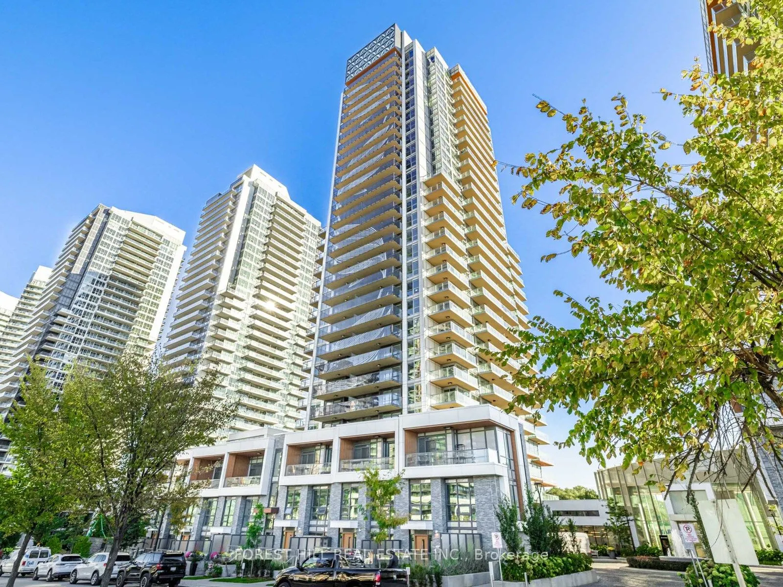 27 Mcmahon Drive, #2706