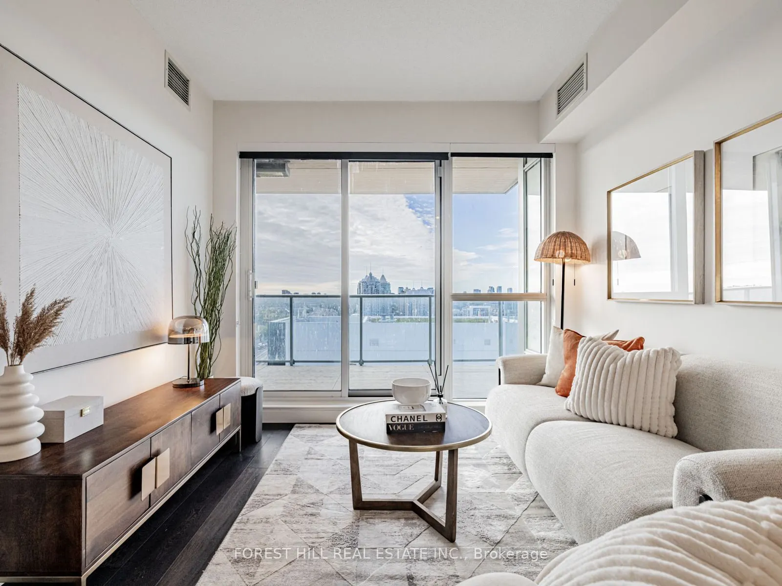 27 Mcmahon Drive, #2706