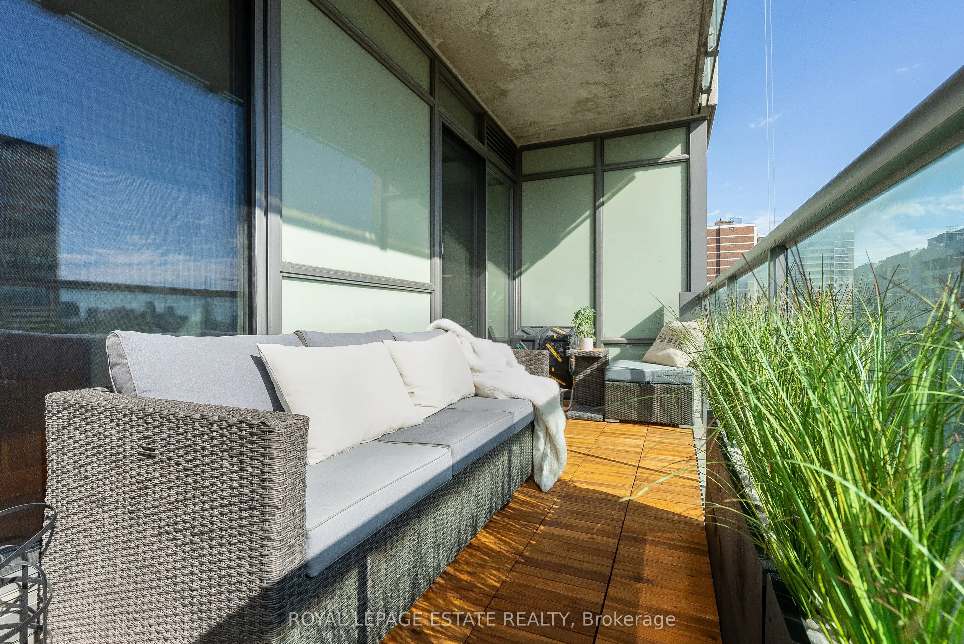 281 Mutual Street, #1003