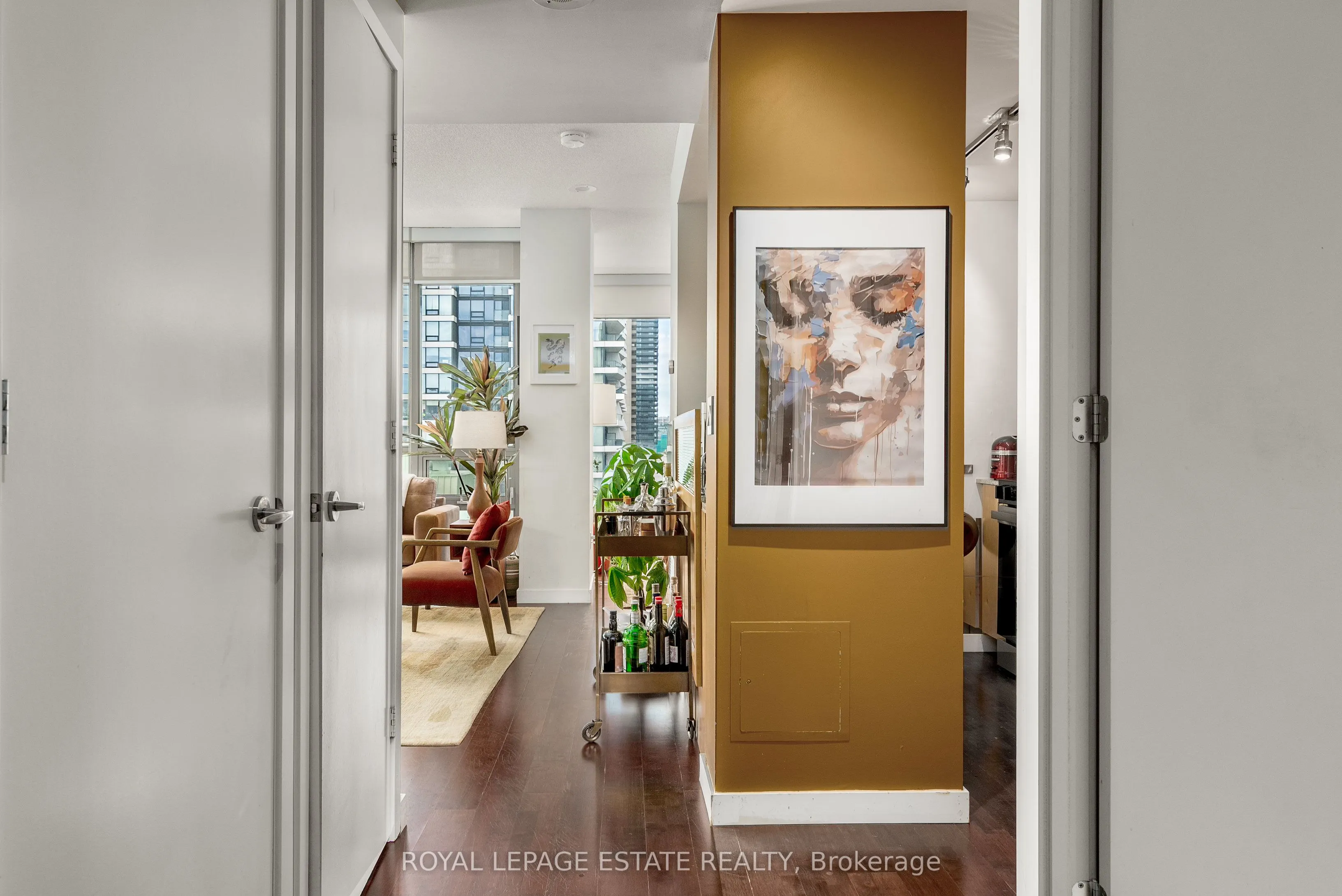 281 Mutual Street, #1003
