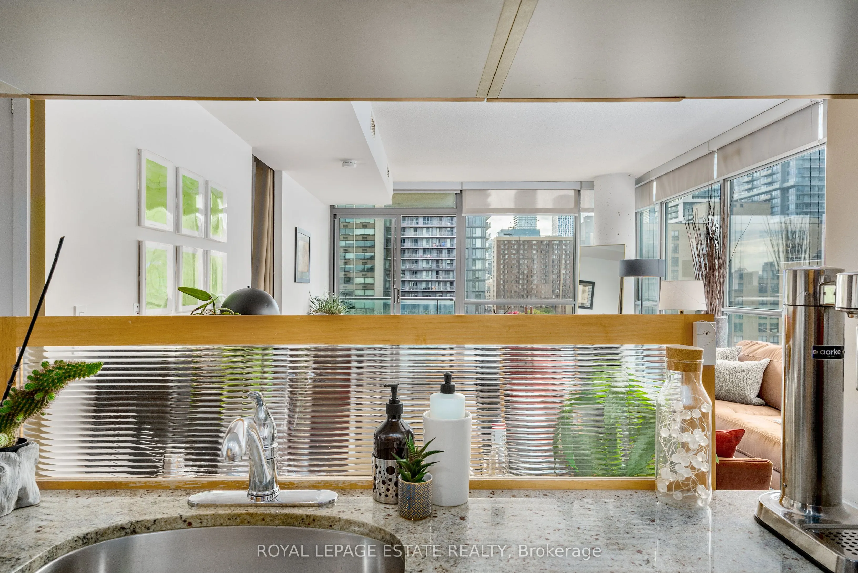 281 Mutual Street, #1003