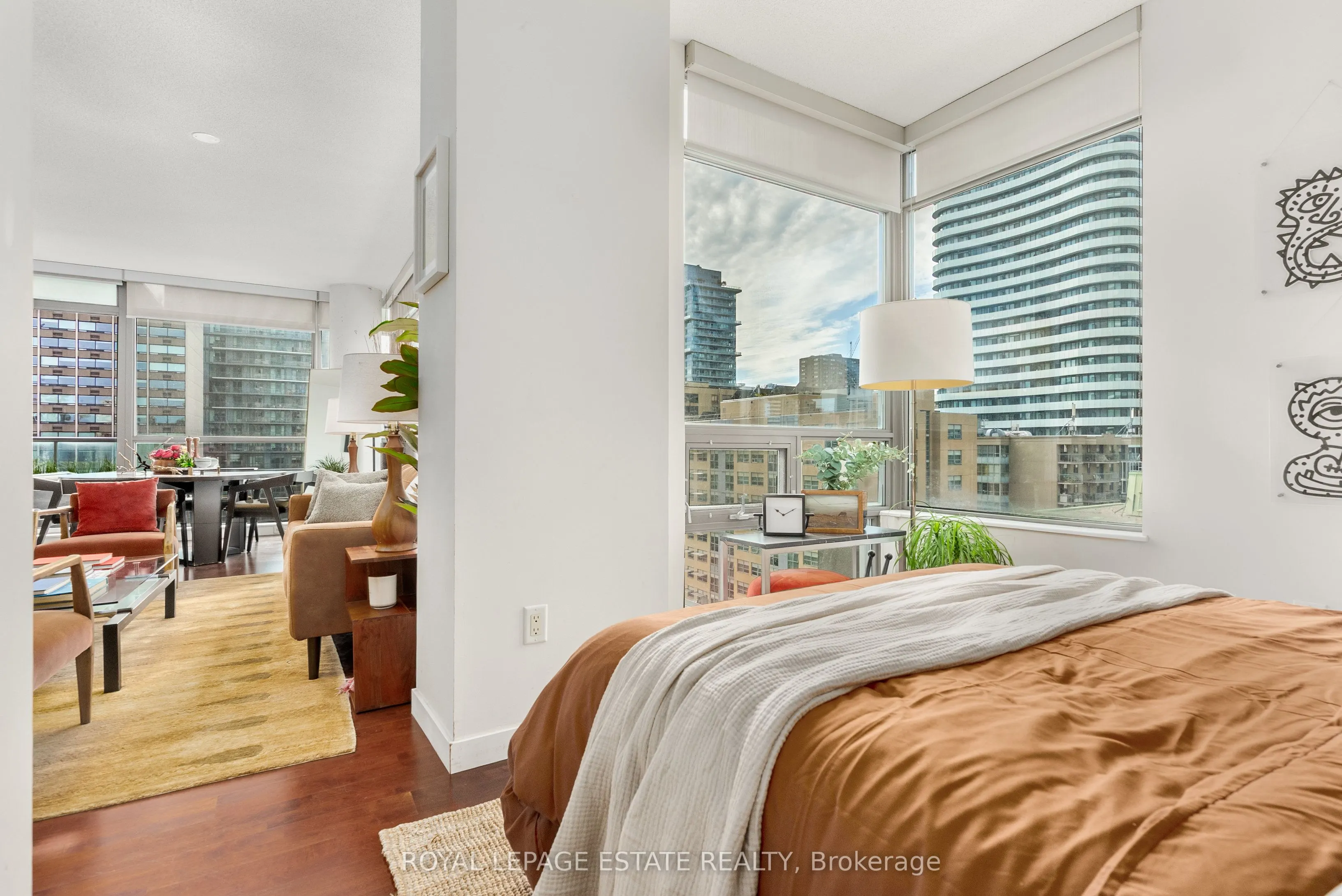 281 Mutual Street, #1003