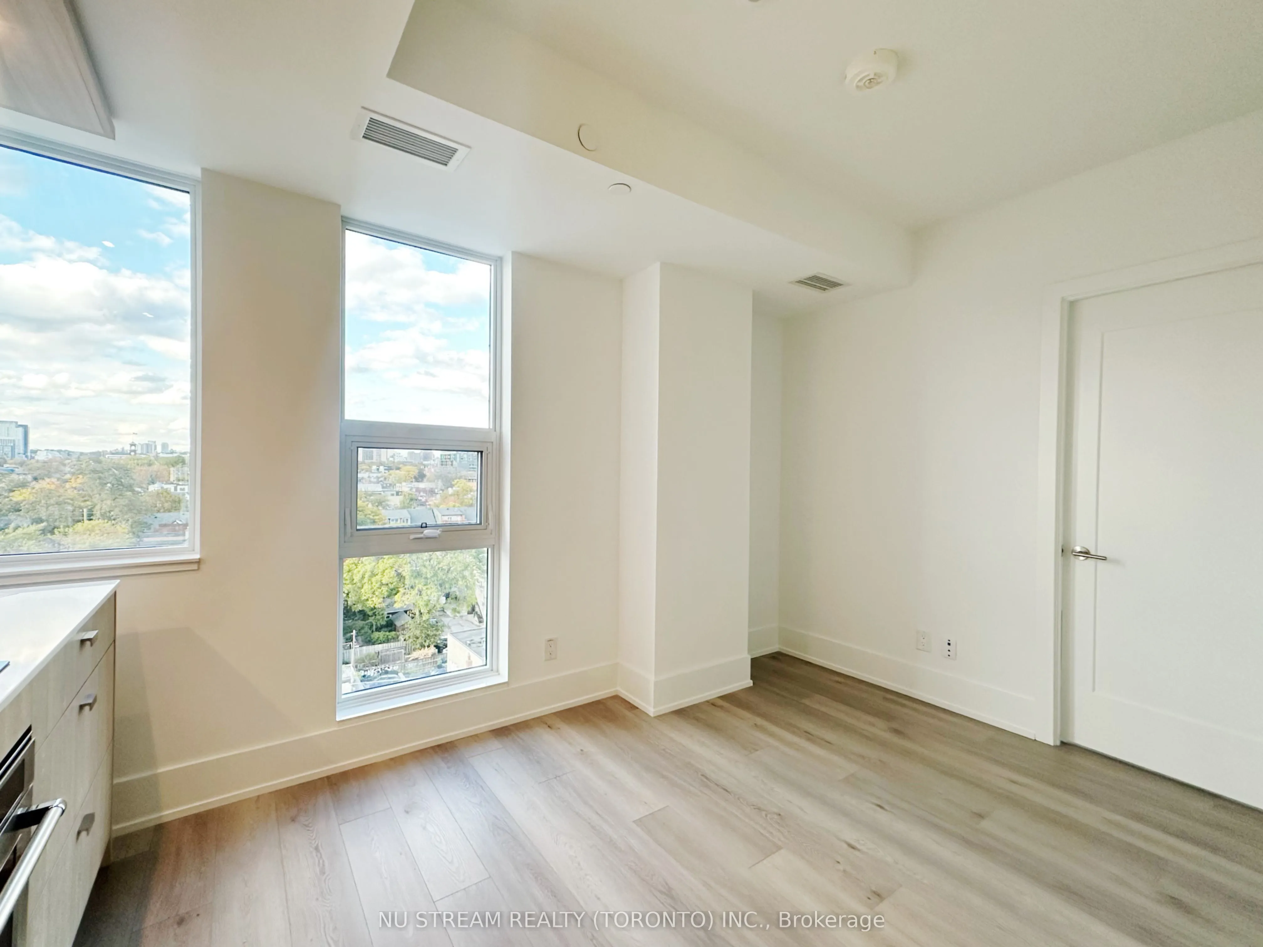115 Denison Avenue, #813