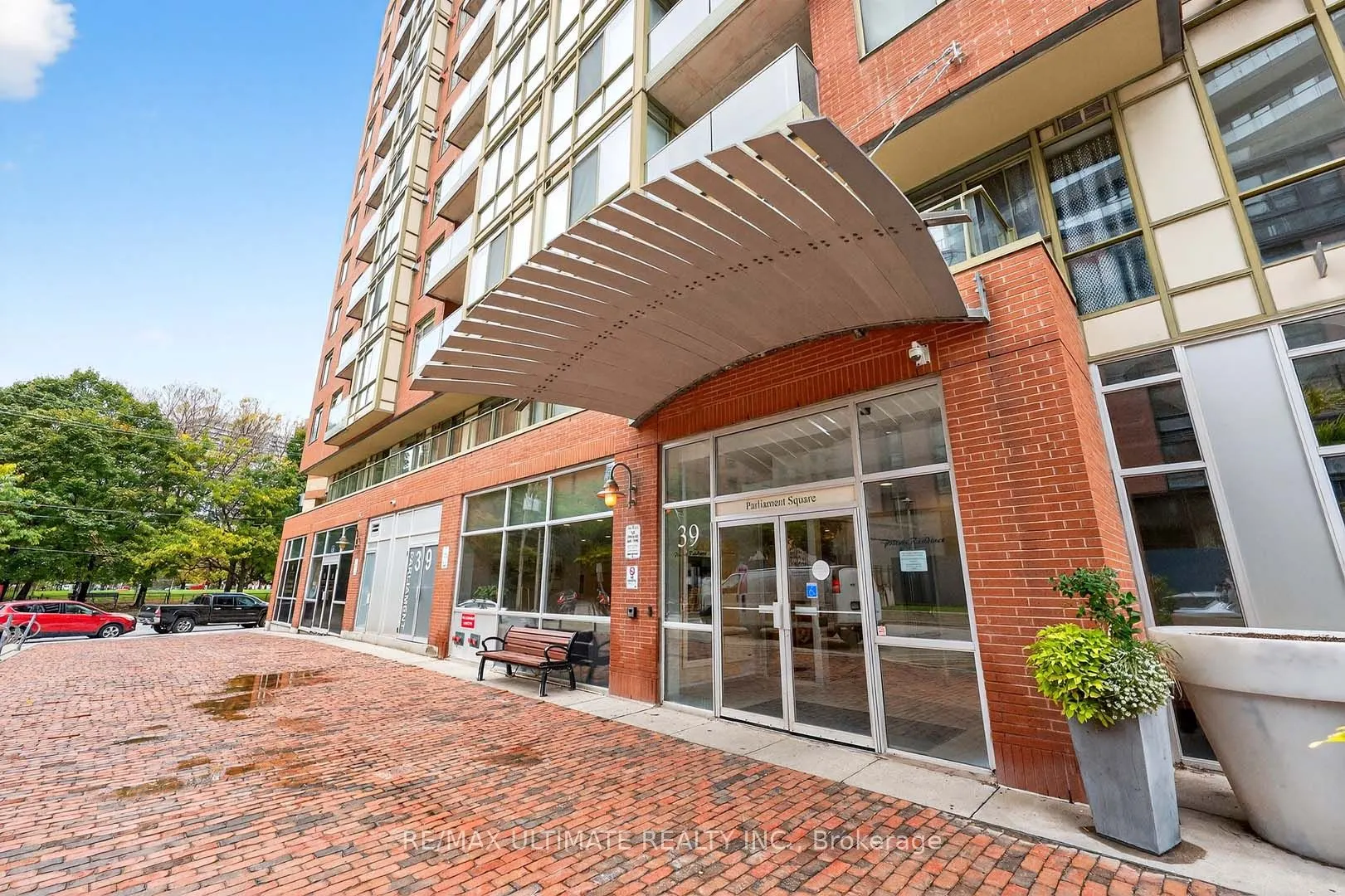 39 Parliament Street, #811