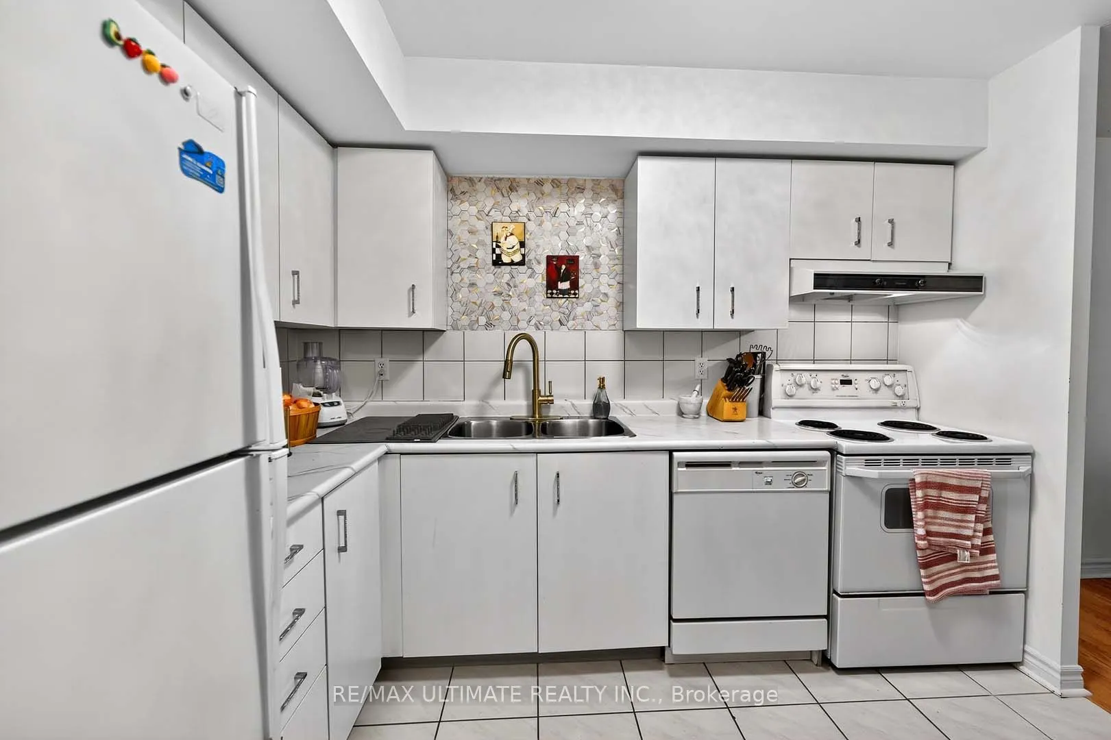 39 Parliament Street, #811