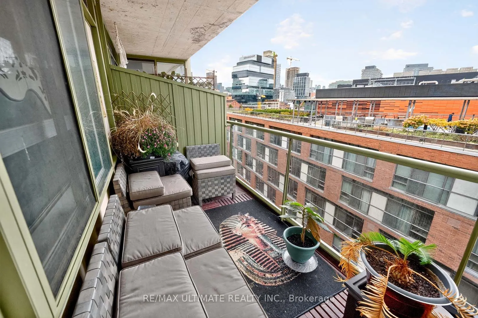39 Parliament Street, #811