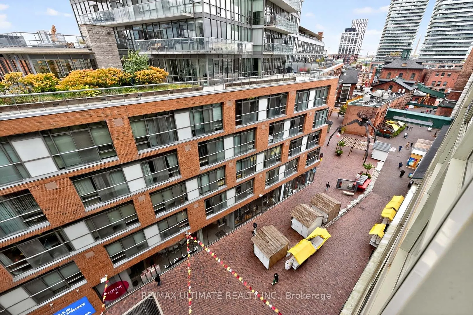 39 Parliament Street, #811