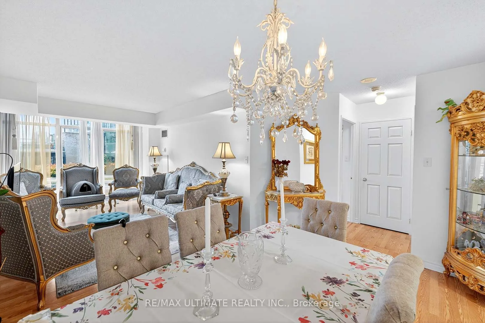 39 Parliament Street, #811