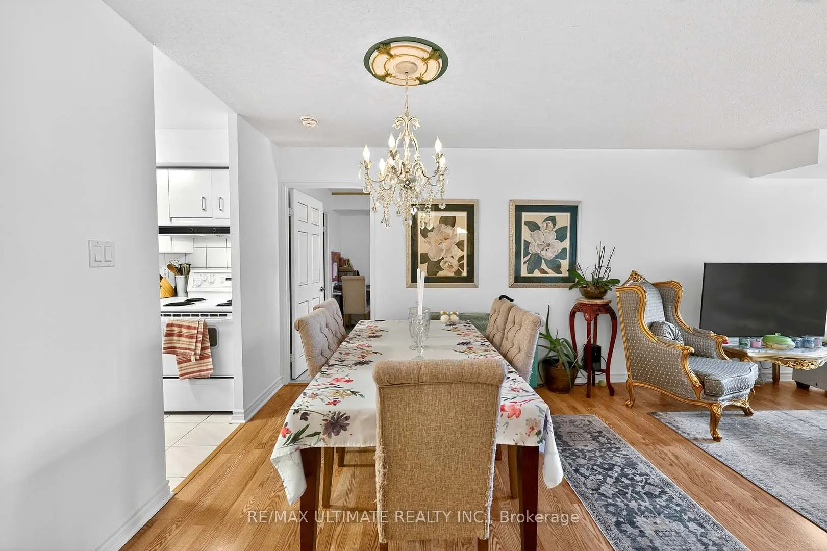39 Parliament Street, #811