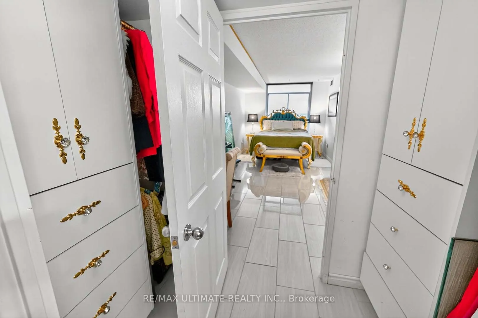 39 Parliament Street, #811