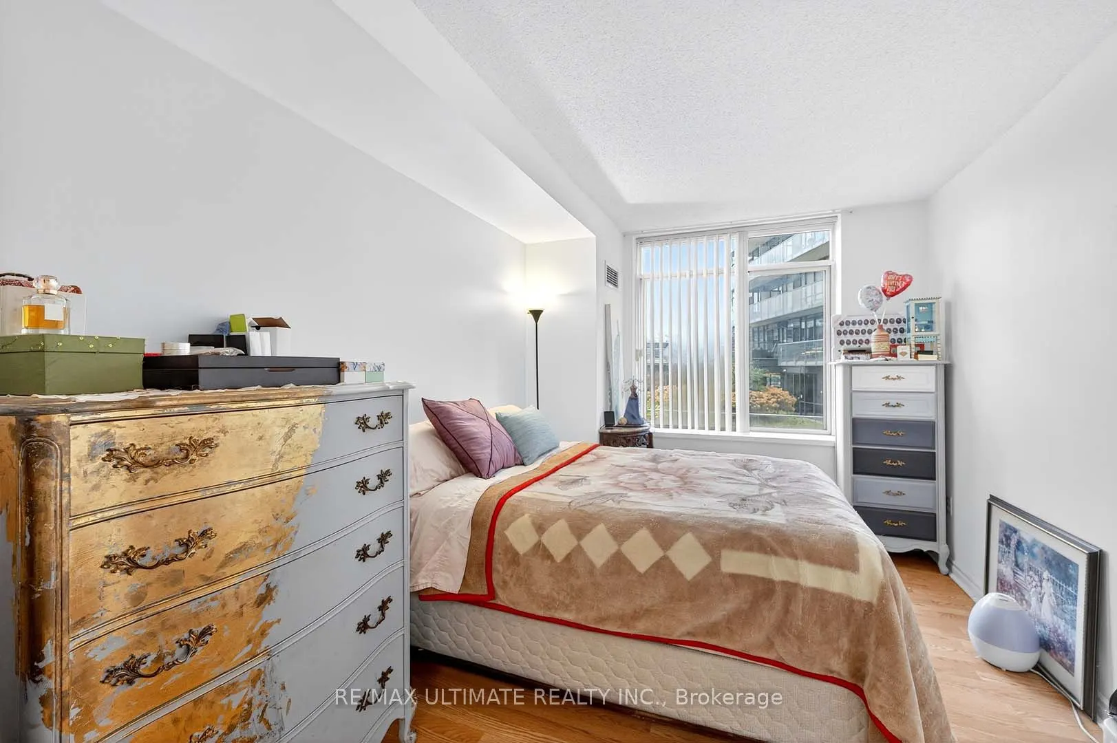 39 Parliament Street, #811