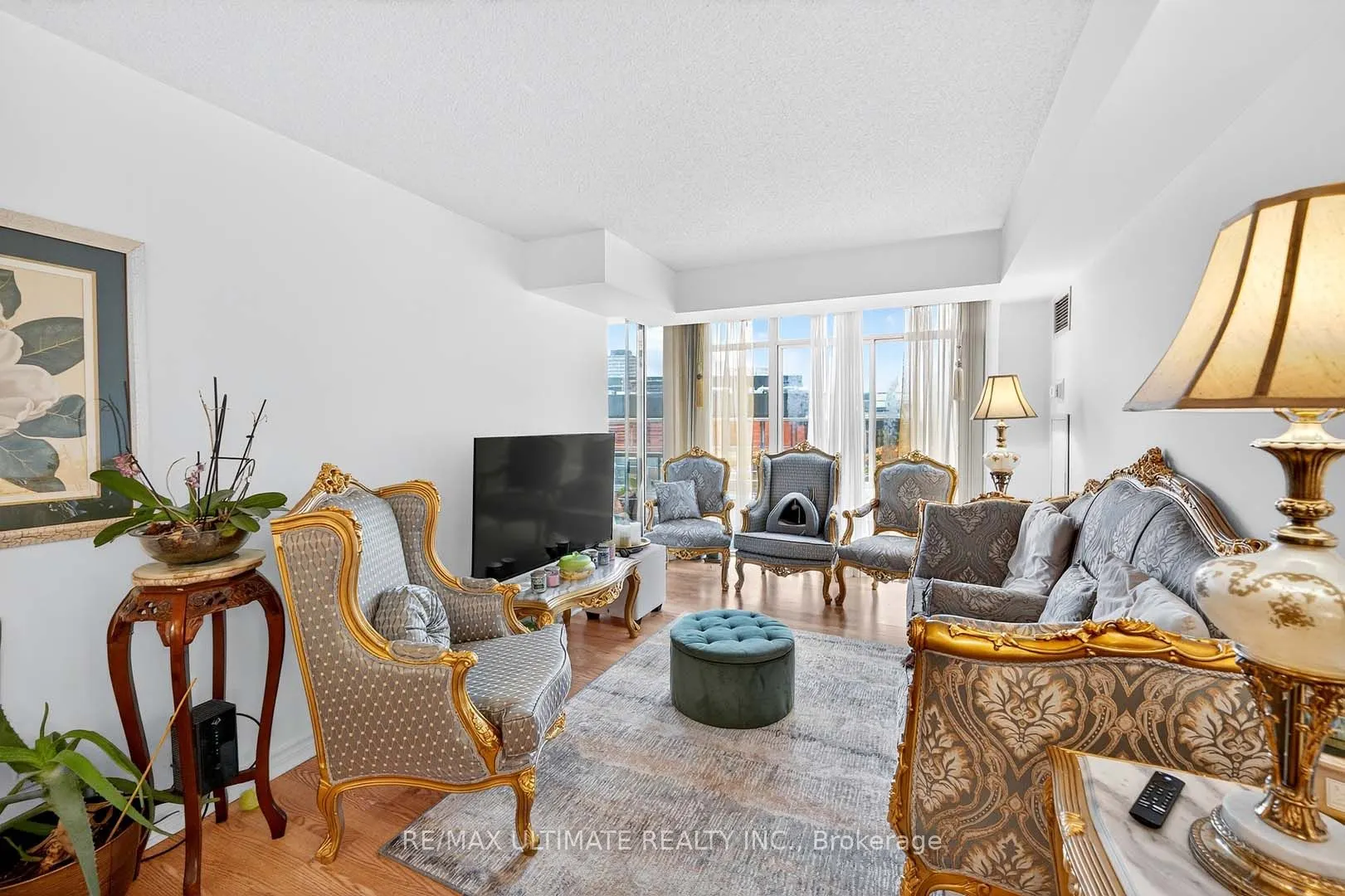 39 Parliament Street, #811