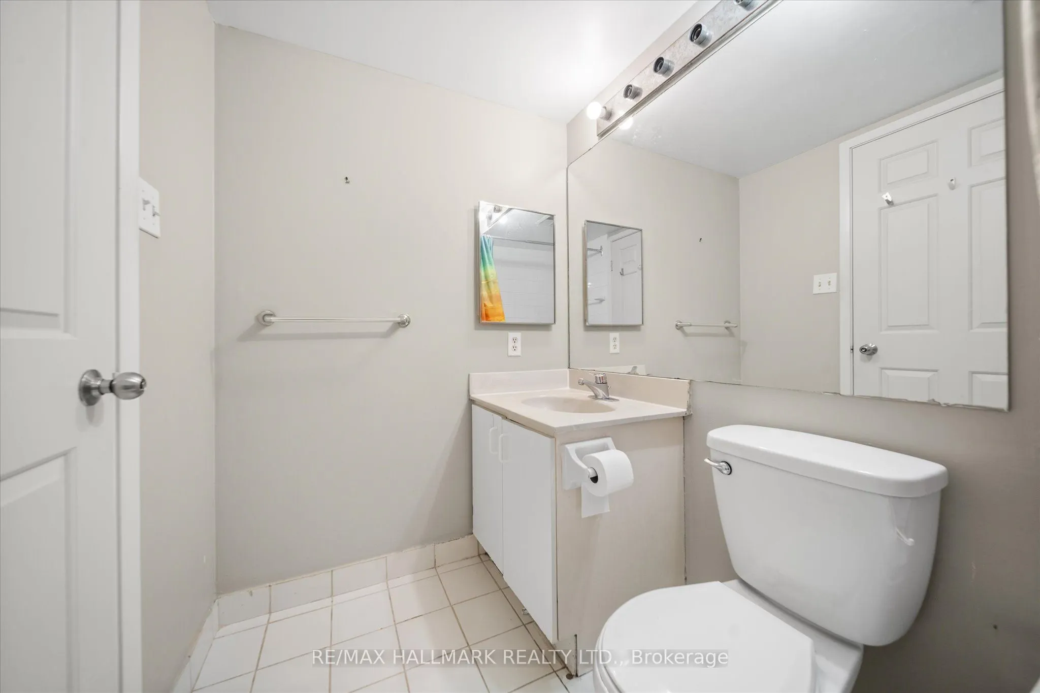 717 Bay Street, #703