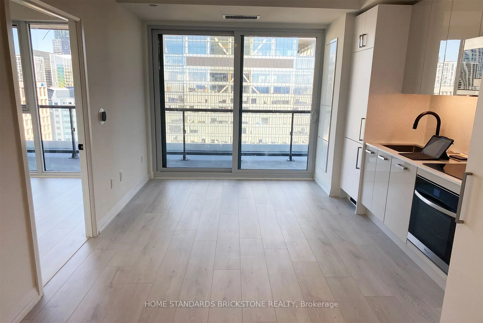 280 Dundas Street, #2104