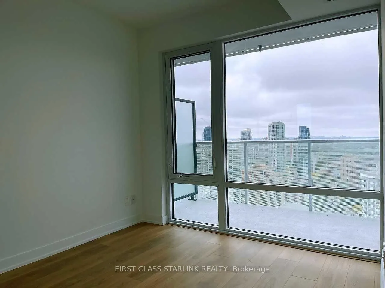 501 Yonge Street, #3106