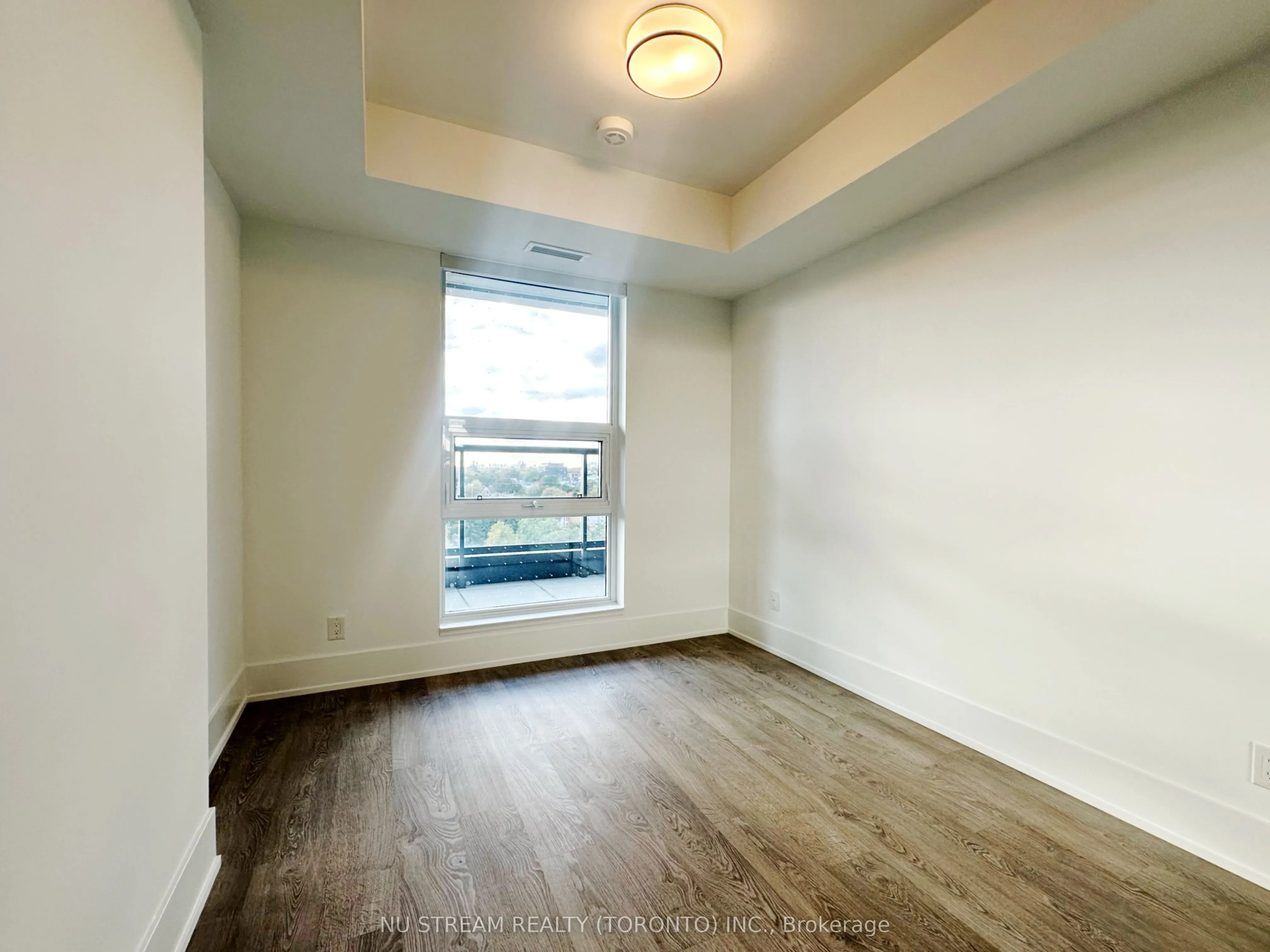 115 Denison Avenue, #808