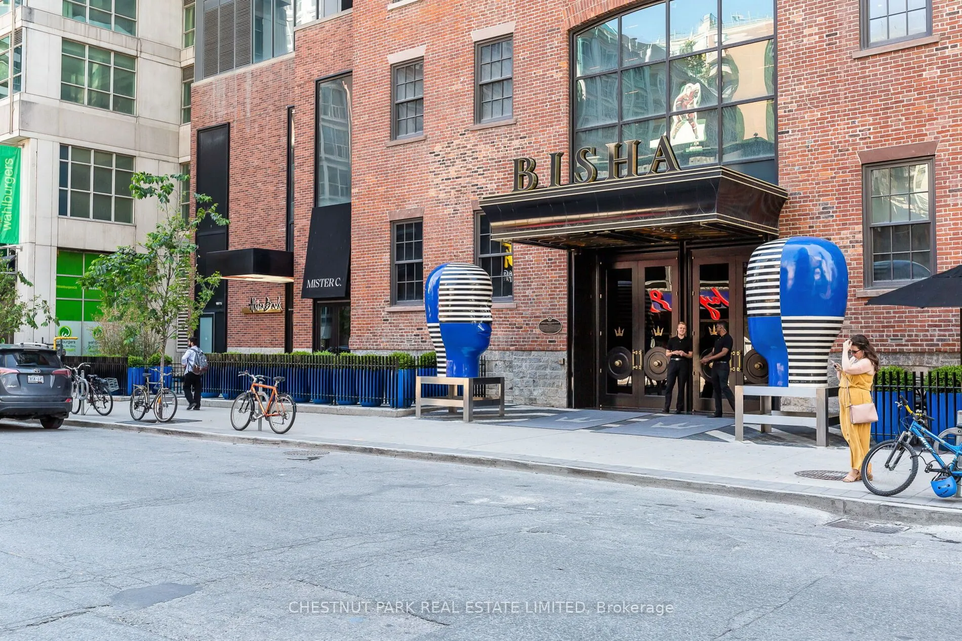 88 Blue Jays Way, #2706