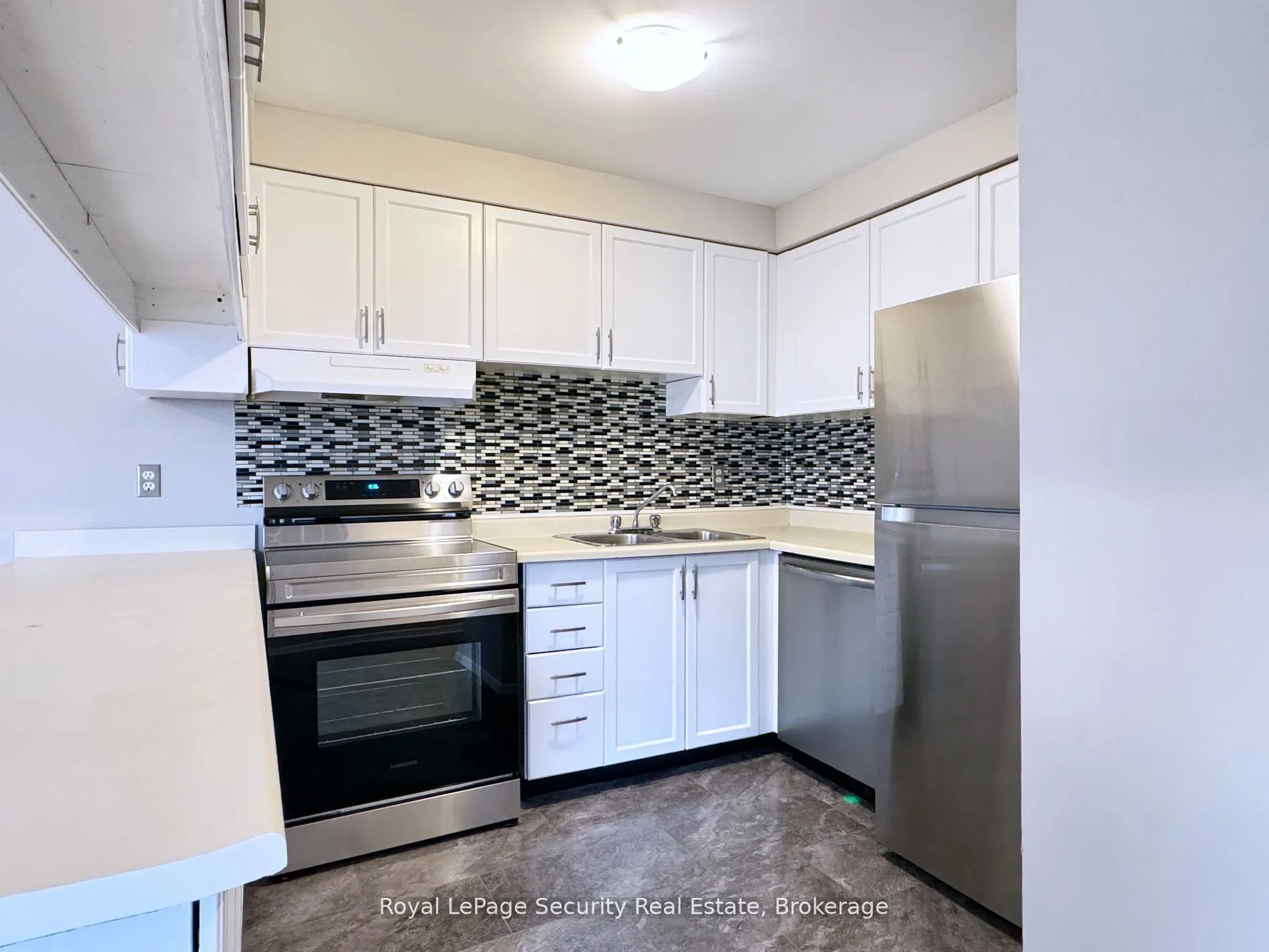 696 St Clair Avenue W, #304