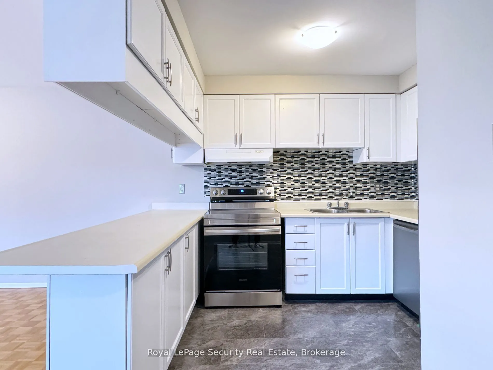 696 St Clair Avenue W, #304
