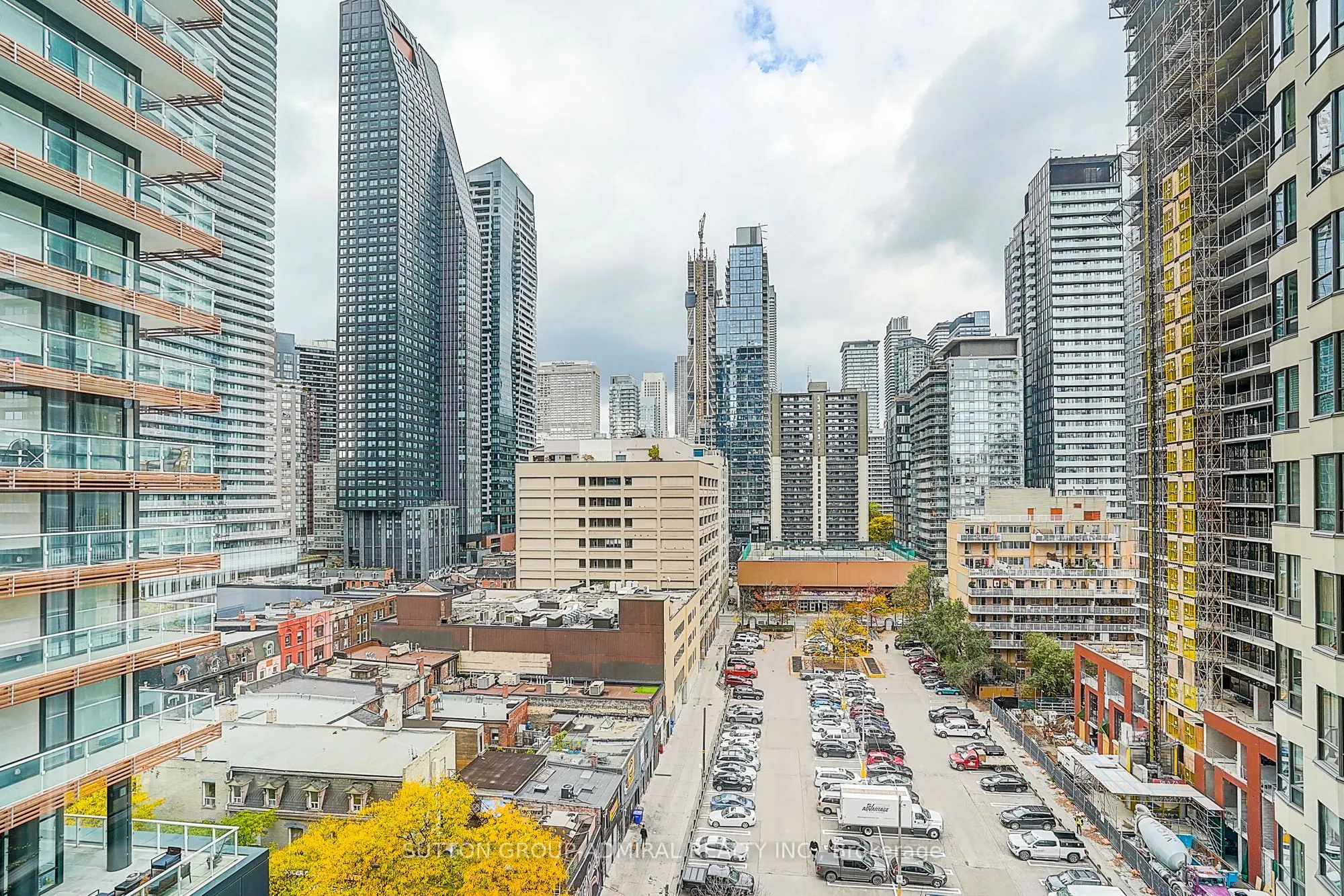 25 Maitland Street, #1209