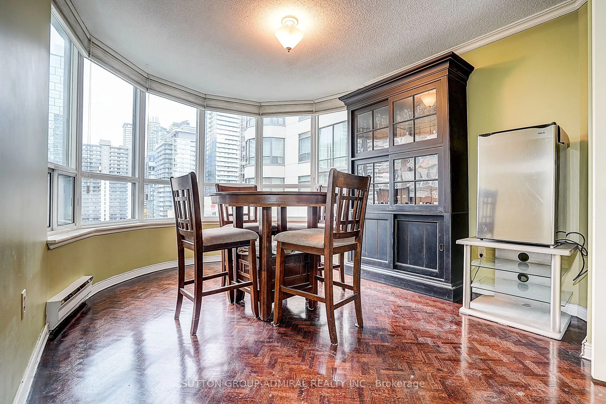 25 Maitland Street, #1209