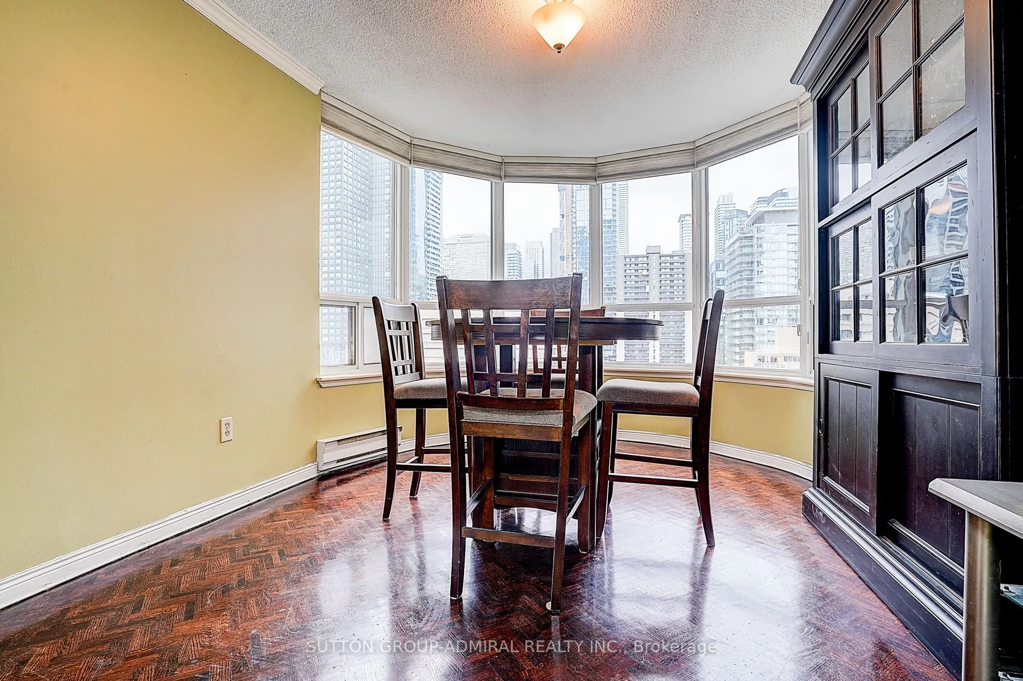 25 Maitland Street, #1209
