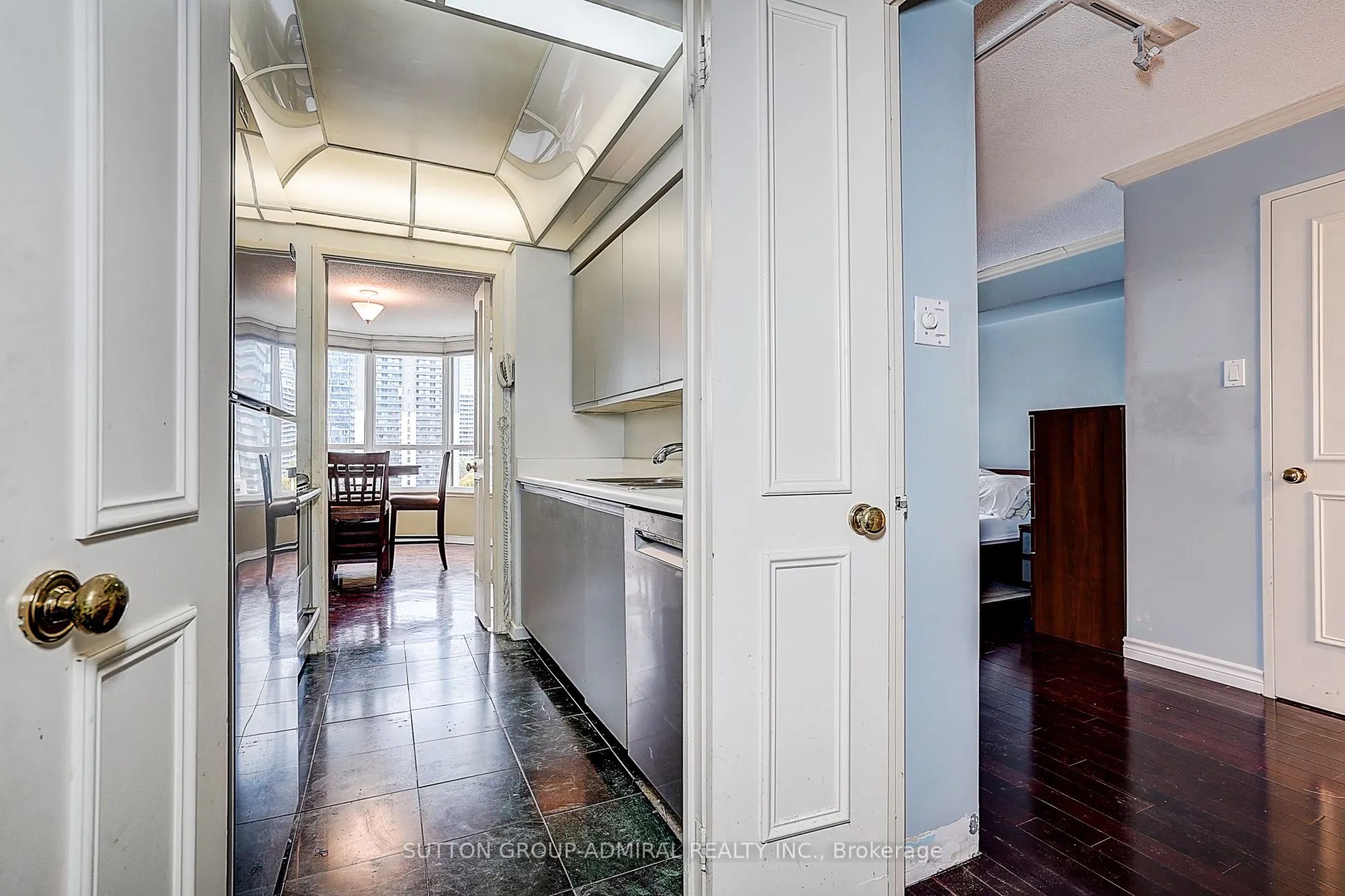 25 Maitland Street, #1209