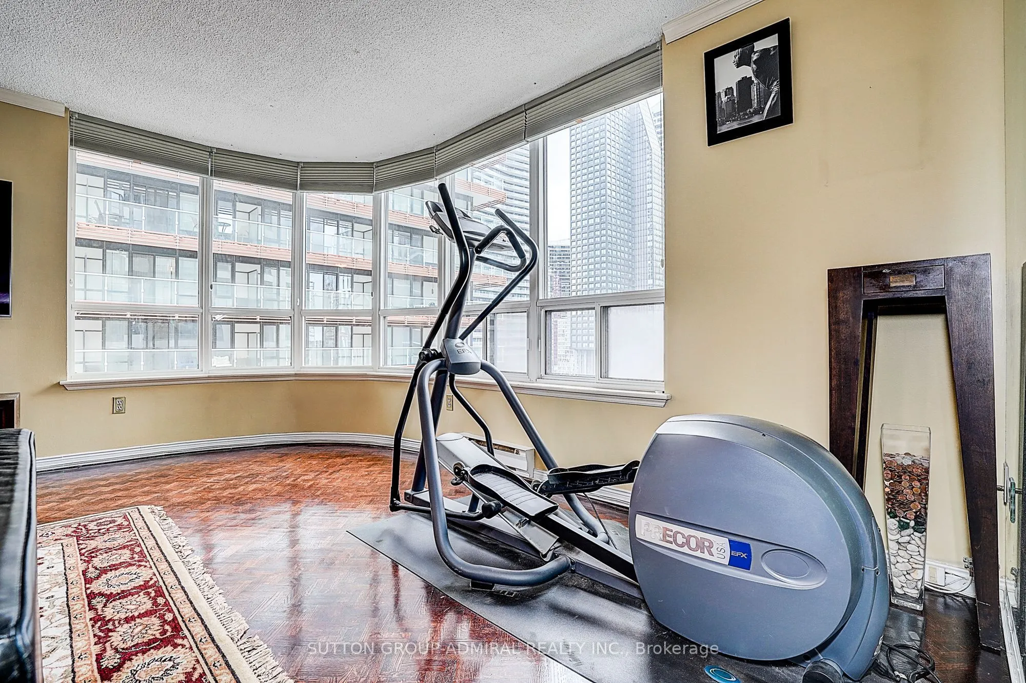 25 Maitland Street, #1209