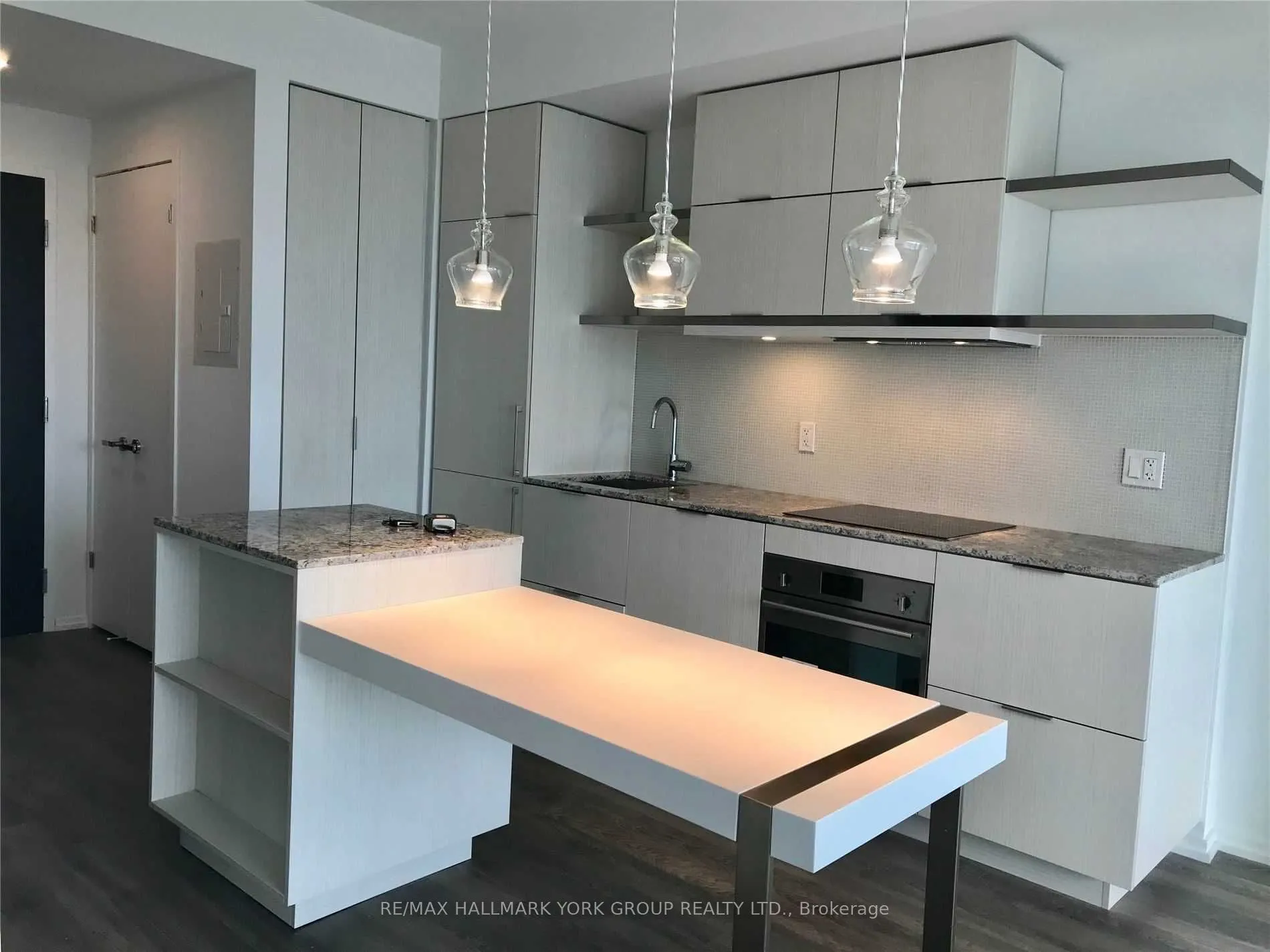 197 Yonge Street, #07