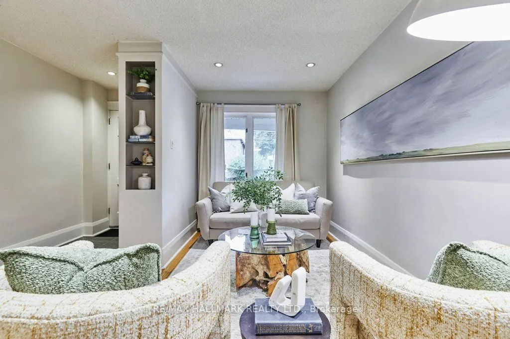 437 Davisville Avenue